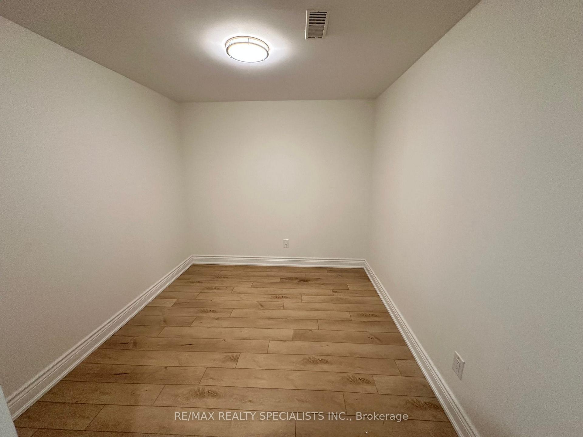 Photo 15 of Unit Basement, 889 Minchin Way, Milton, Harrison — HOMEH