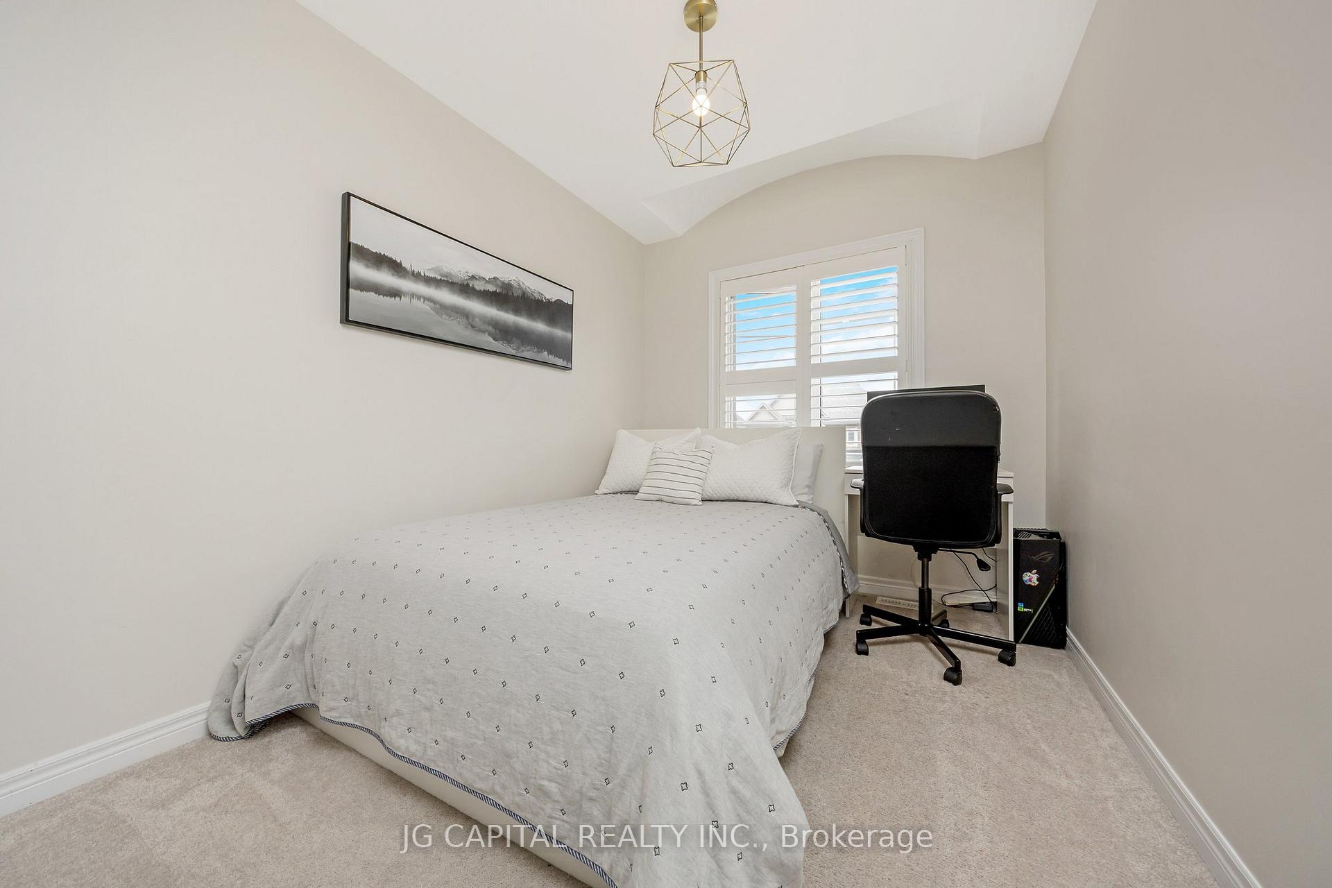 Photo 18 of 1388 Farmstead Drive, Milton, Ford — HOMEH