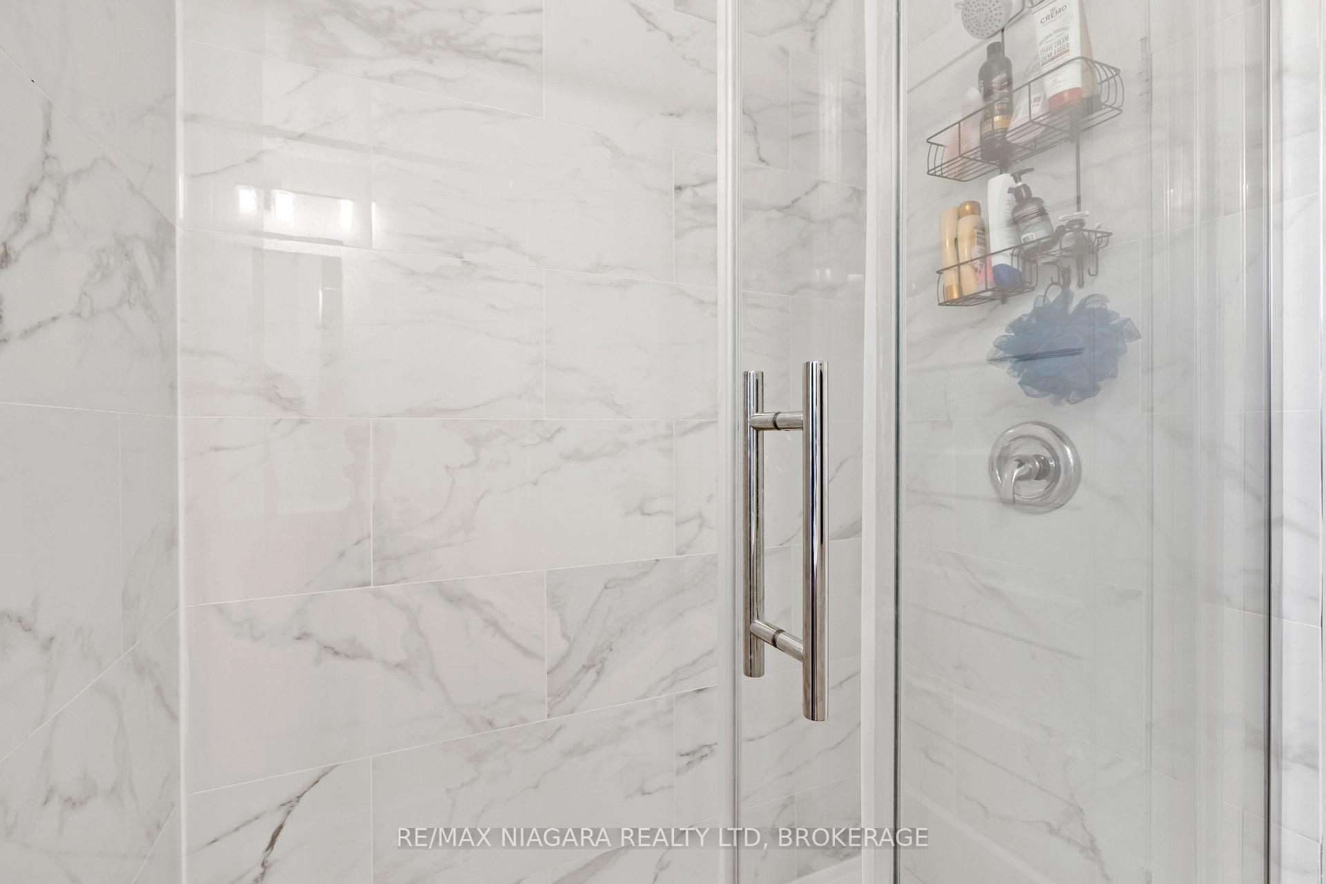 Photo 16 of 4761 Epworth Circle, Niagara Falls, Downtown — HOMEH
