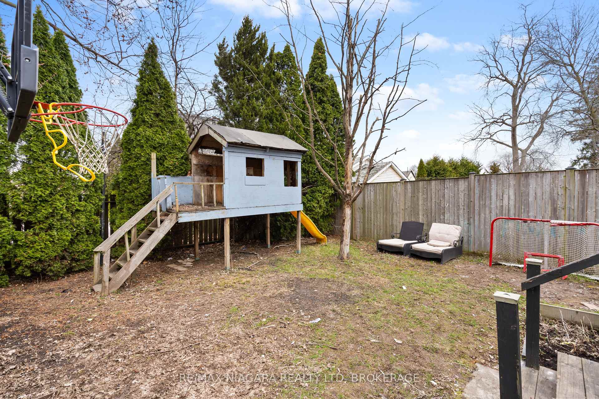 Photo 26 of 4761 Epworth Circle, Niagara Falls, Downtown — HOMEH