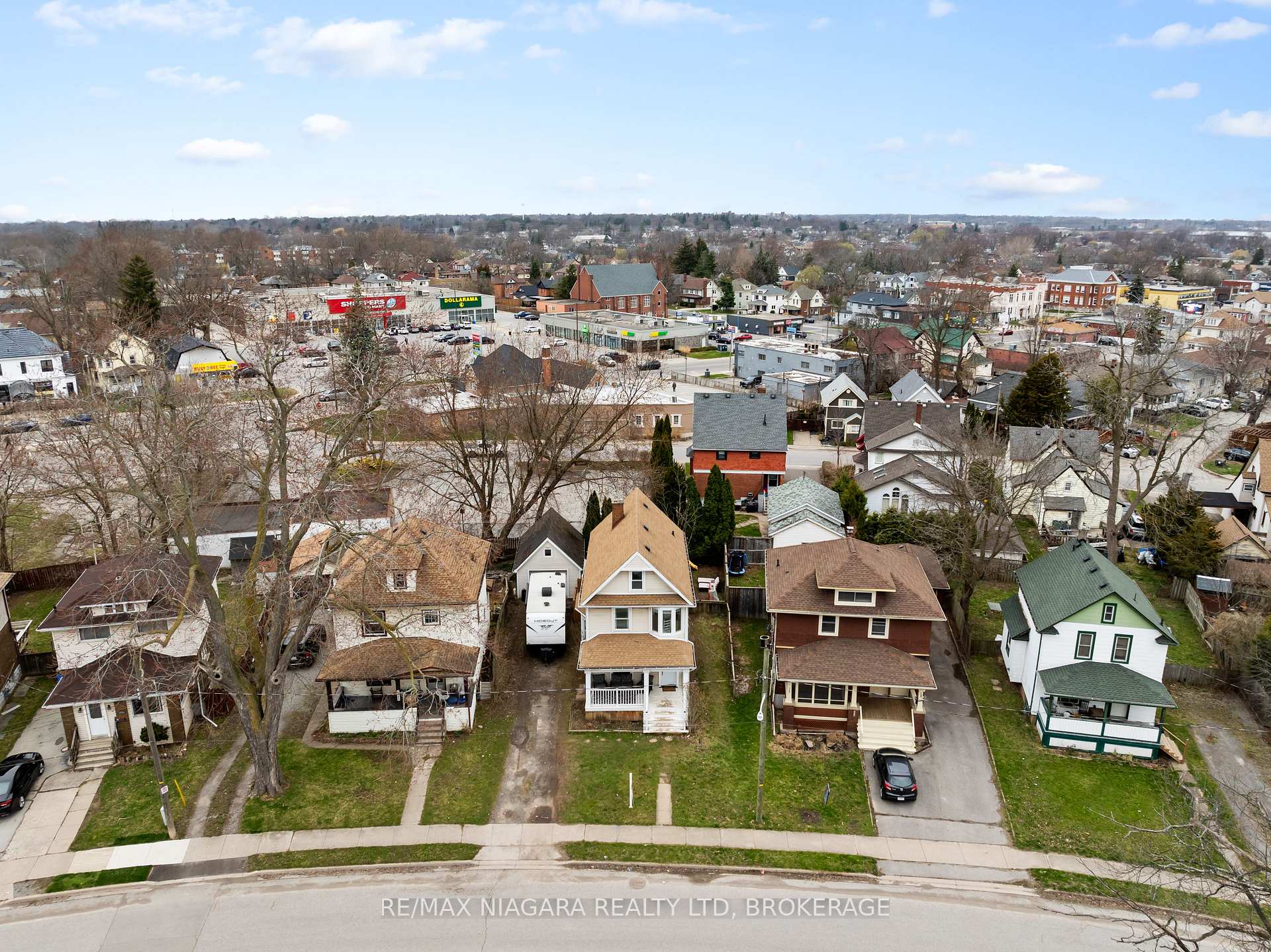 Photo 27 of 4761 Epworth Circle, Niagara Falls, Downtown — HOMEH