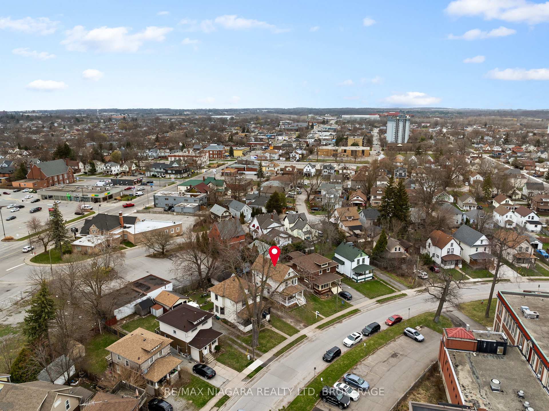 Photo 32 of 4761 Epworth Circle, Niagara Falls, Downtown — HOMEH