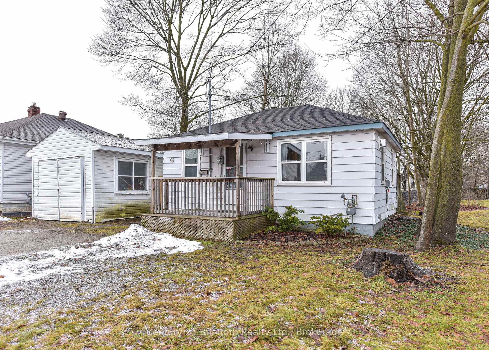 Photo 3 of 313 East Street E, Orillia — HOMEH