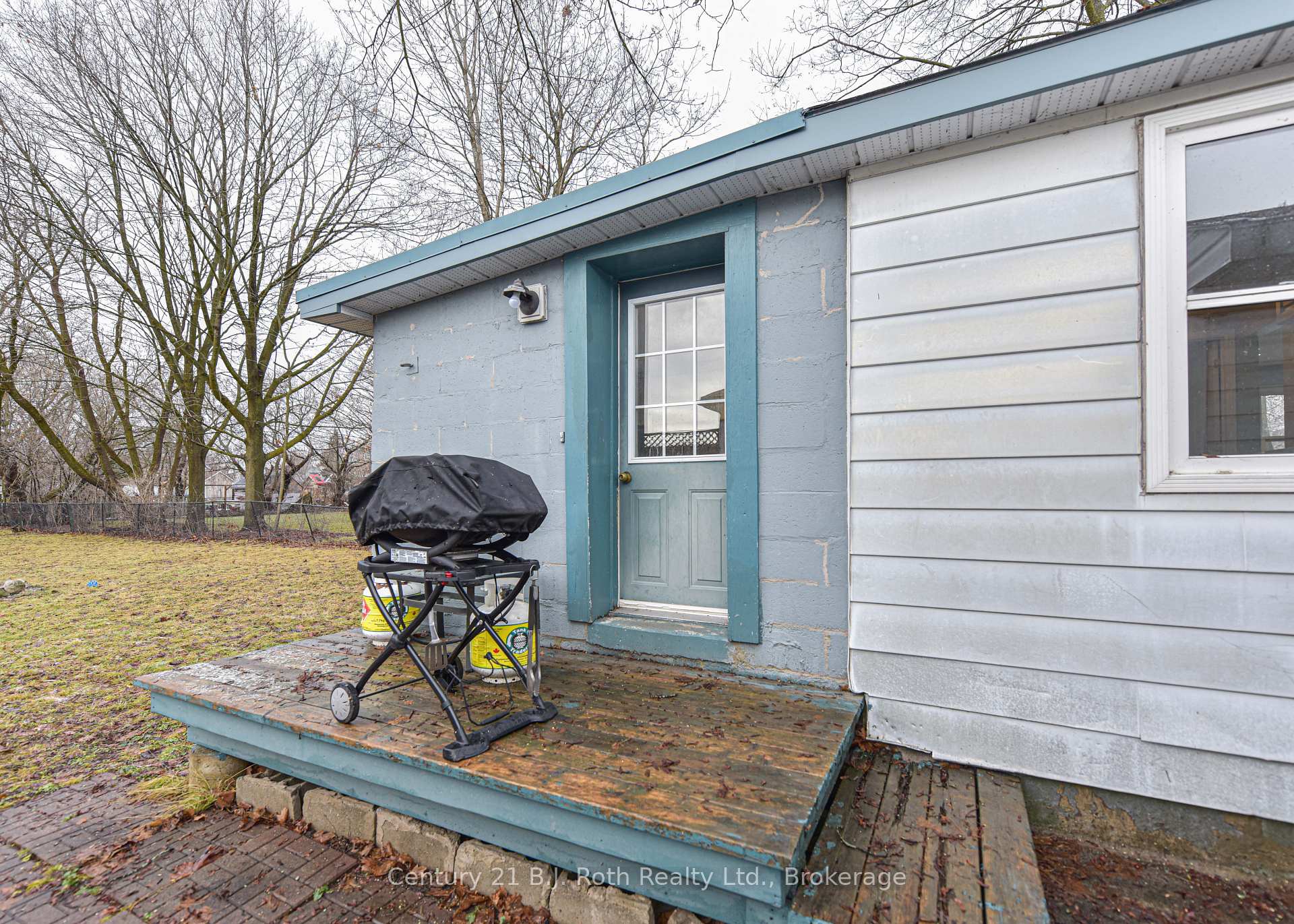 Photo 4 of 313 East Street E, Orillia — HOMEH