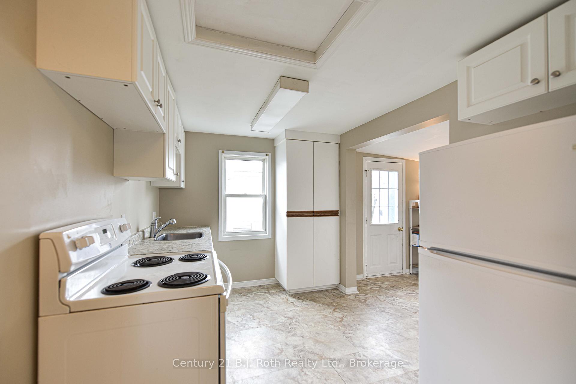 Photo 25 of 313 East Street E, Orillia — HOMEH