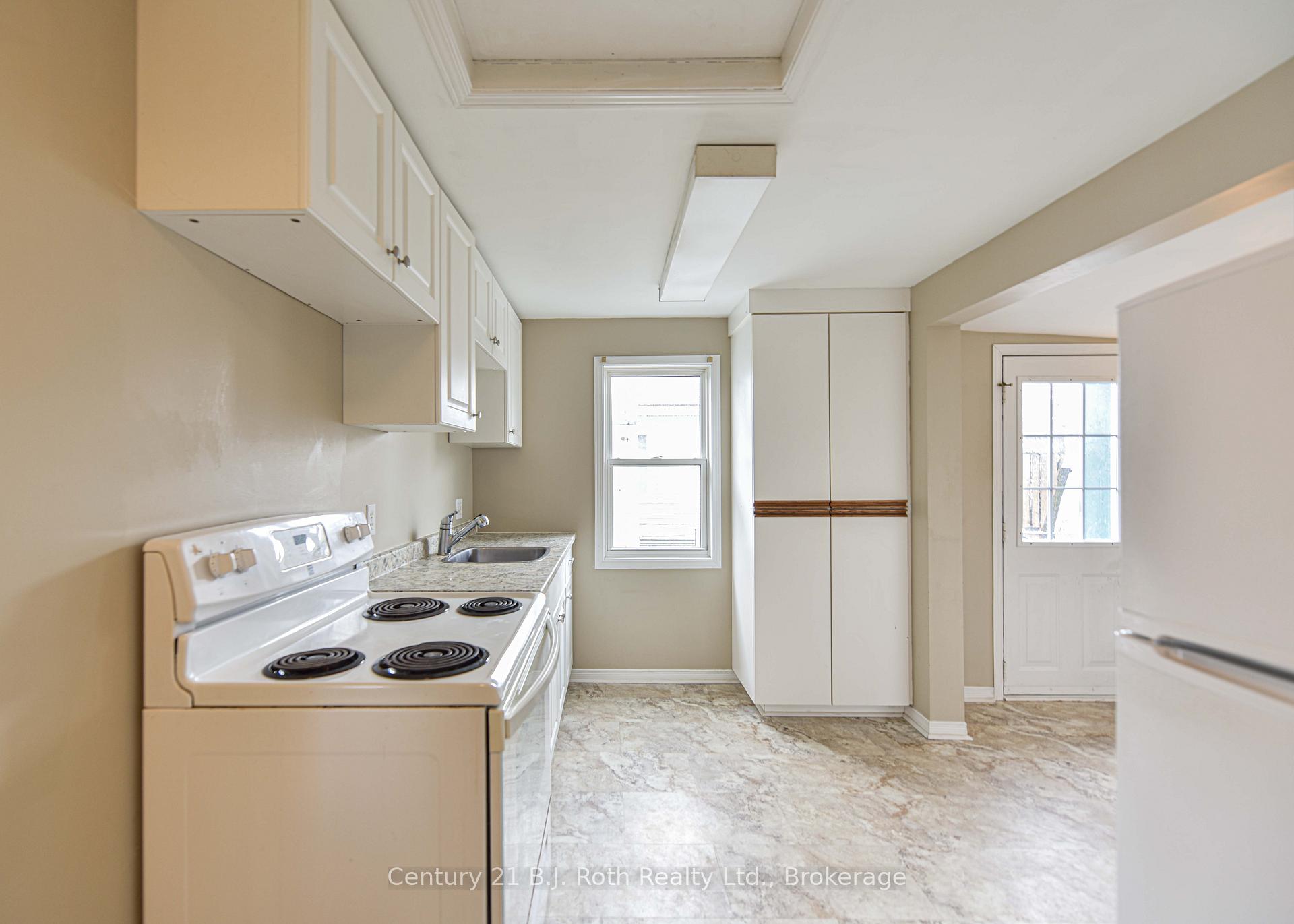 Photo 26 of 313 East Street E, Orillia — HOMEH
