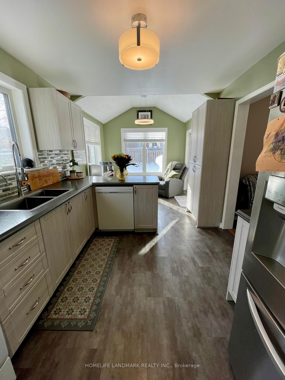 Photo 5 of 119 Julia Crescent, Orillia — HOMEH