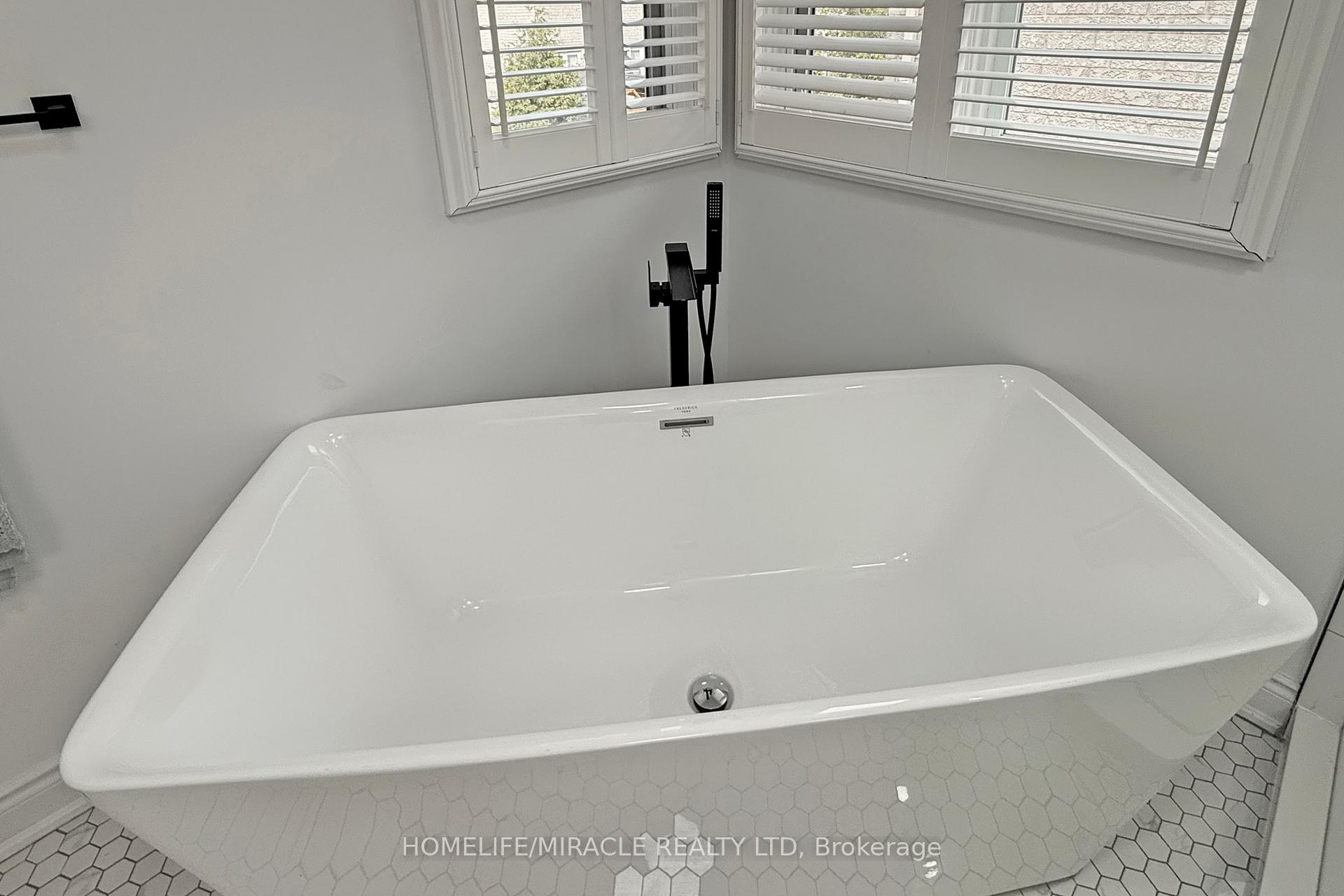 Photo 16 of 467 Willmott Crescent, Milton, Clarke — HOMEH