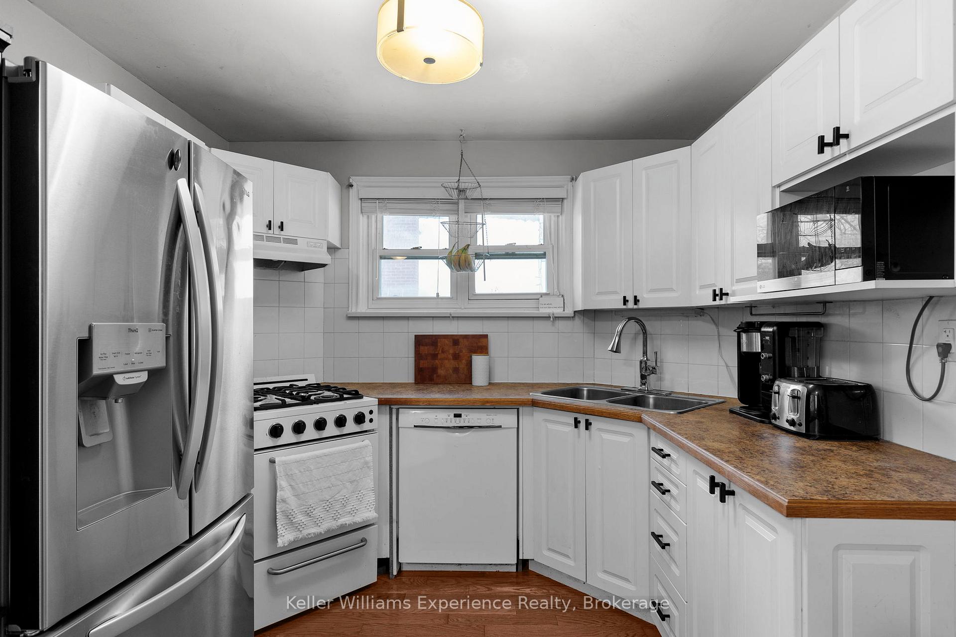 Photo 2 of 183 North Street E, Orillia — HOMEH