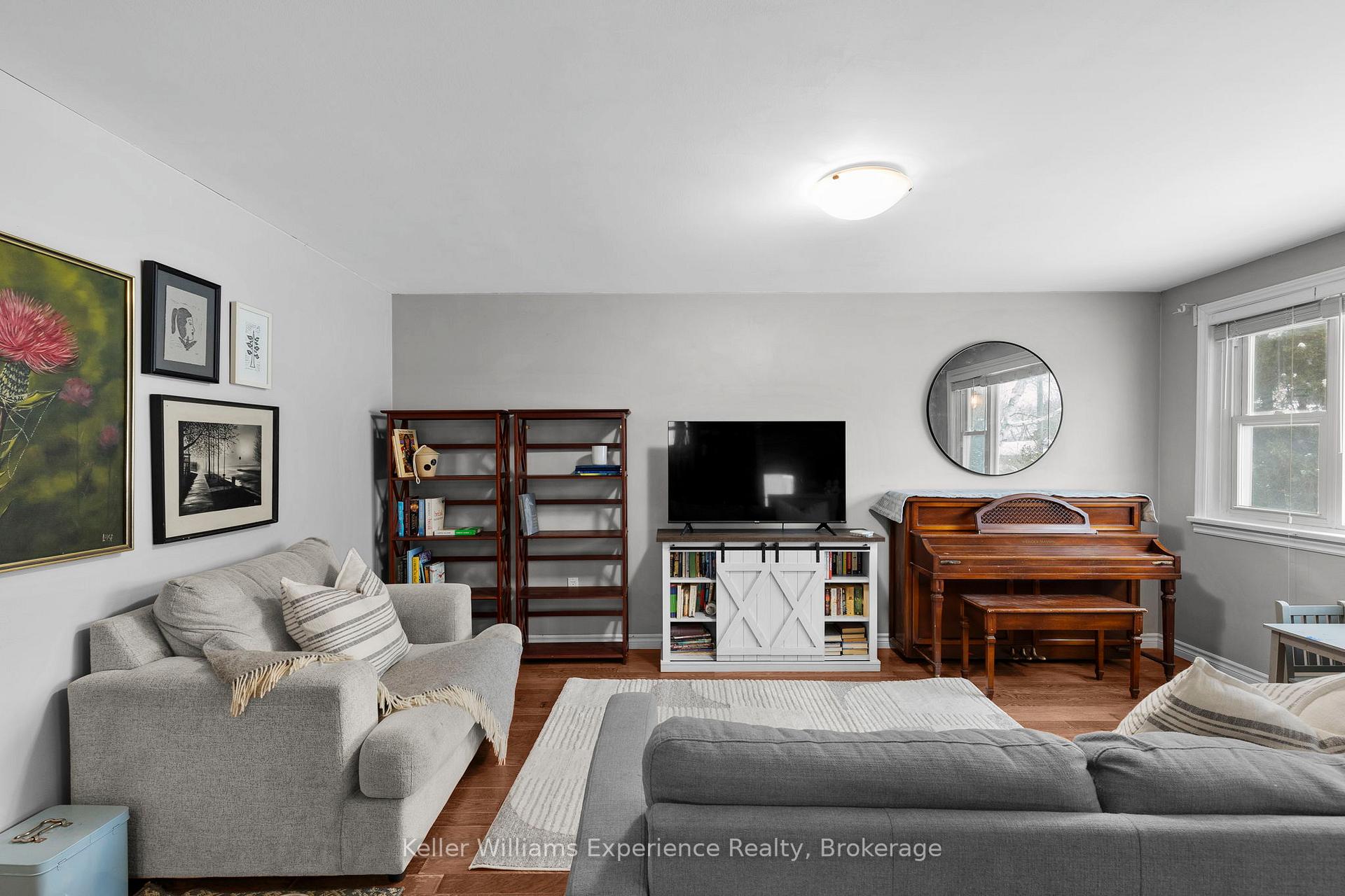 Photo 4 of 183 North Street E, Orillia — HOMEH
