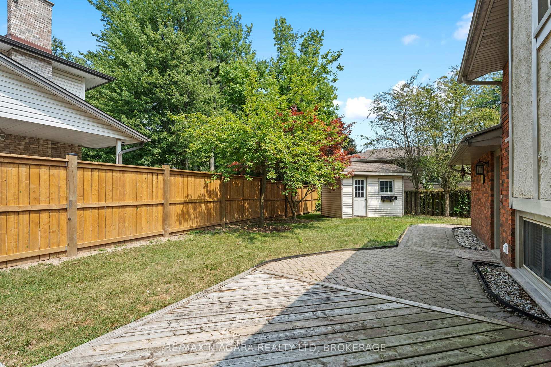 Photo 9 of 6841 Dellpark Drive, Niagara Falls, Stamford — HOMEH