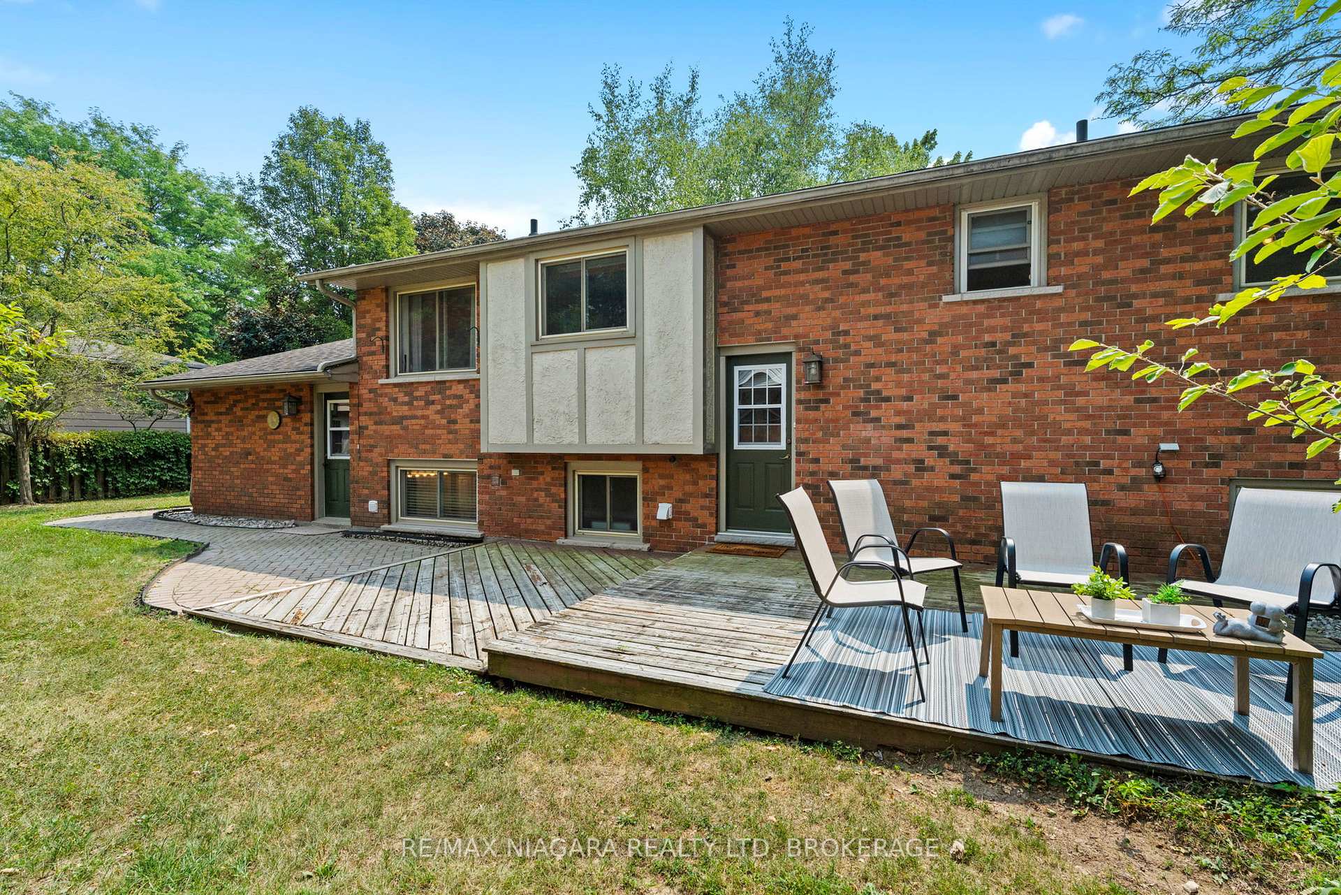 Photo 13 of 6841 Dellpark Drive, Niagara Falls, Stamford — HOMEH