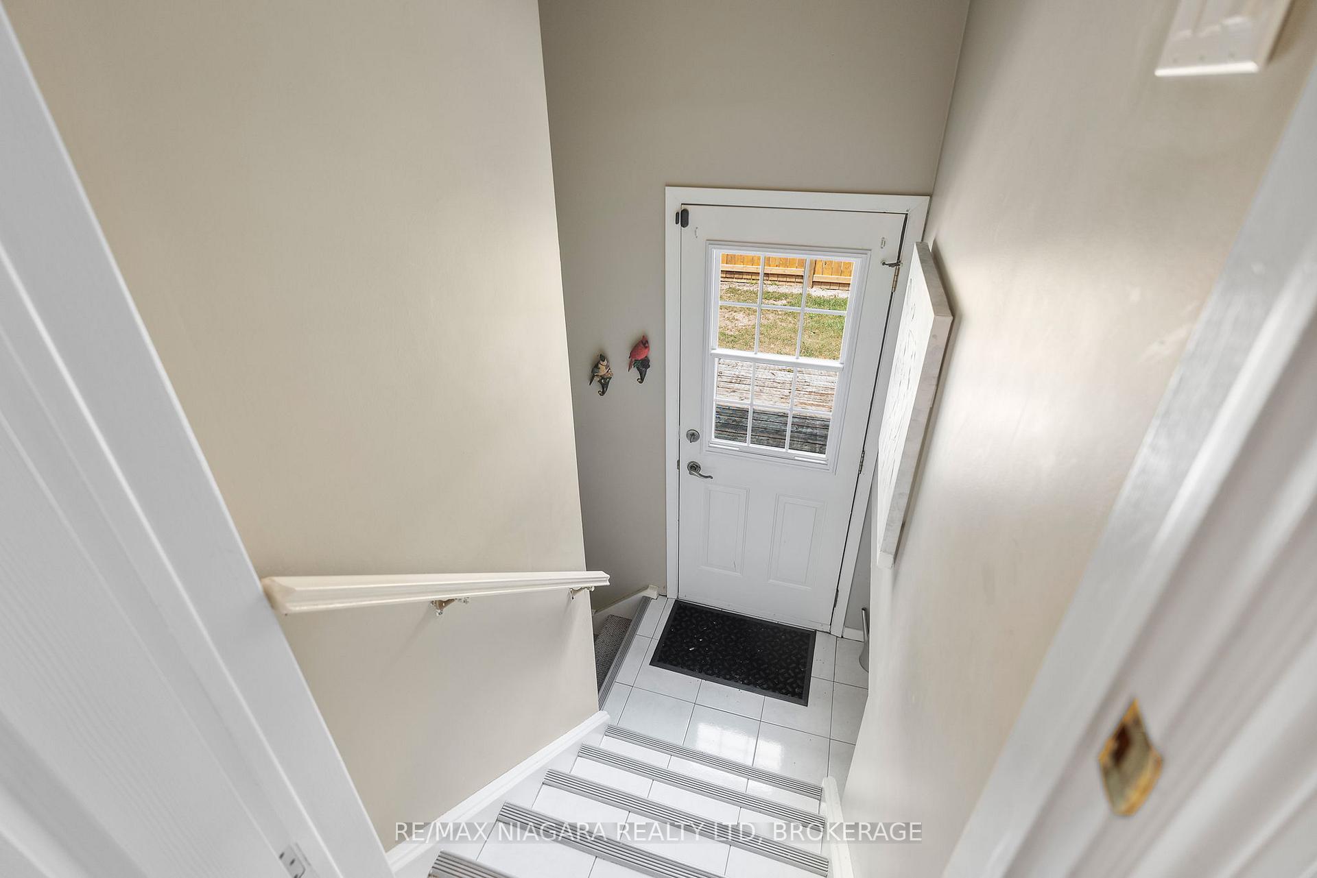 Photo 21 of 6841 Dellpark Drive, Niagara Falls, Stamford — HOMEH