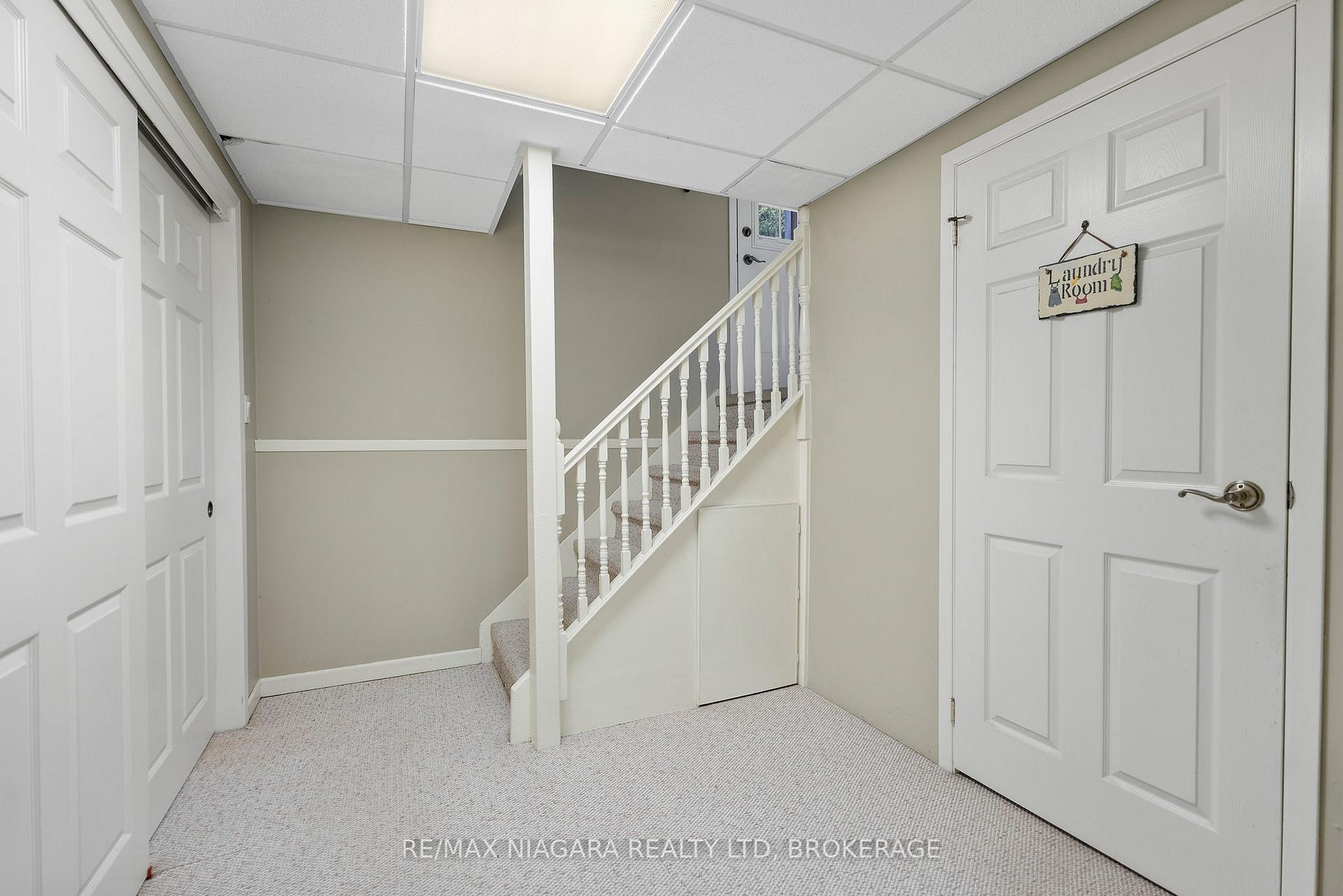 Photo 22 of 6841 Dellpark Drive, Niagara Falls, Stamford — HOMEH