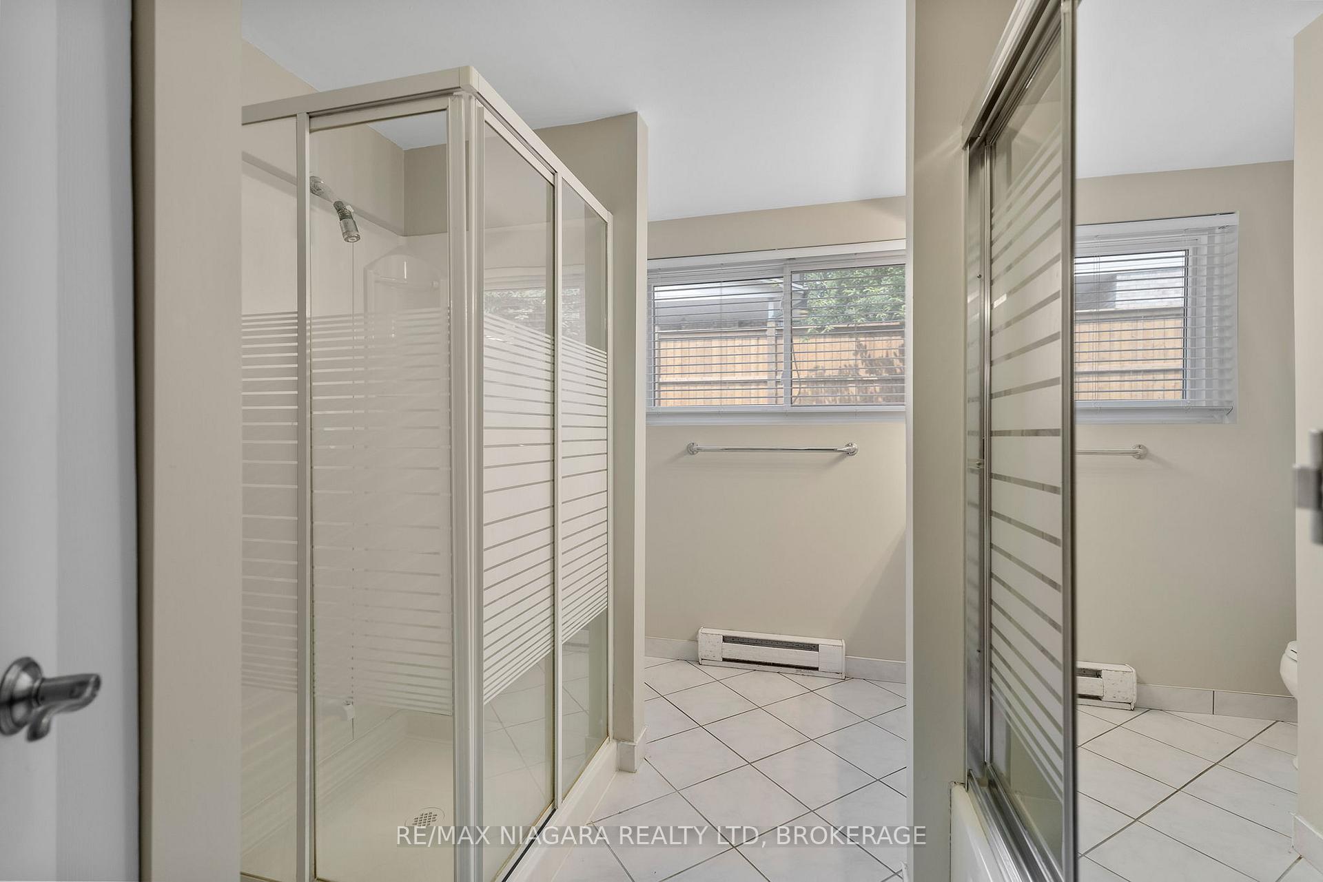 Photo 29 of 6841 Dellpark Drive, Niagara Falls, Stamford — HOMEH