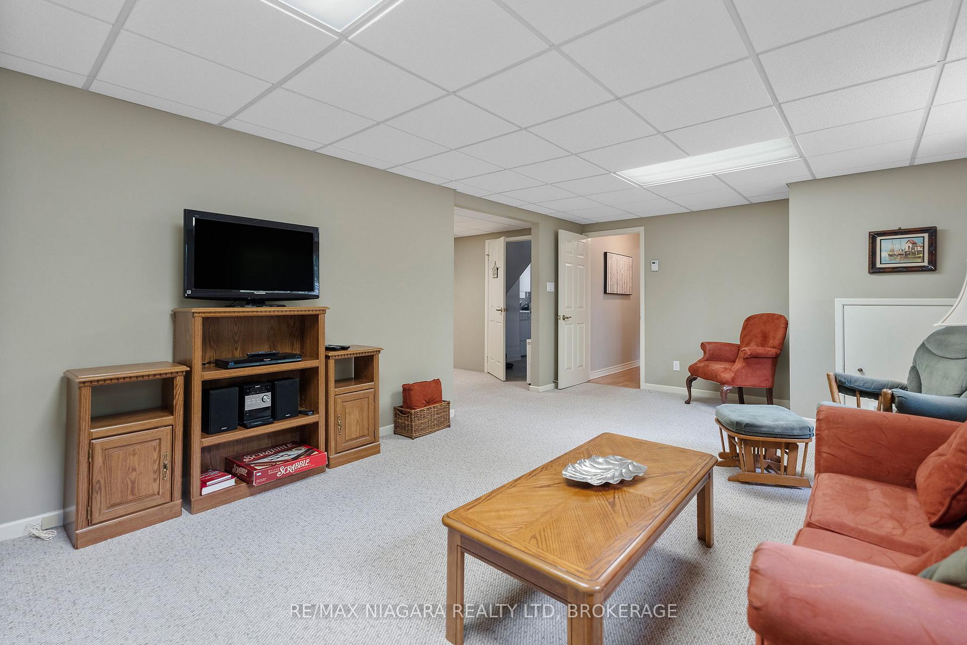 Photo 31 of 6841 Dellpark Drive, Niagara Falls, Stamford — HOMEH