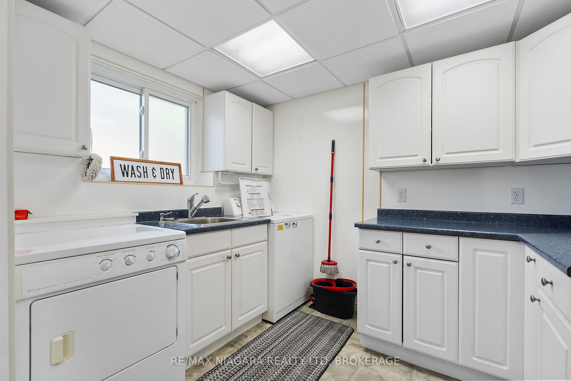 Photo 34 of 6841 Dellpark Drive, Niagara Falls, Stamford — HOMEH
