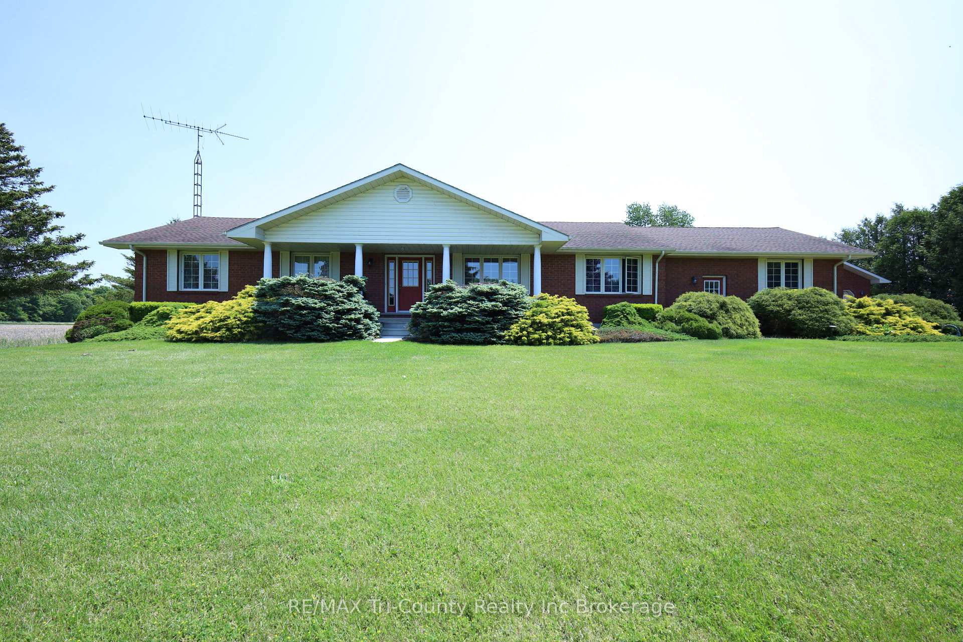 Photo 5 of 916 Norfolk County Rd 28, Norfolk, Rural Houghton — HOMEH