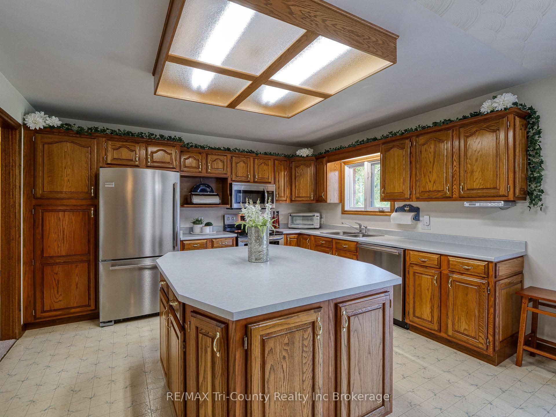 Photo 7 of 916 Norfolk County Rd 28, Norfolk, Rural Houghton — HOMEH