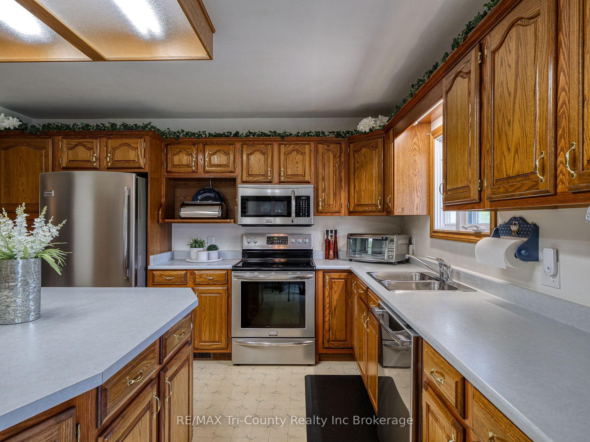 Photo 8 of 916 Norfolk County Rd 28, Norfolk, Rural Houghton — HOMEH