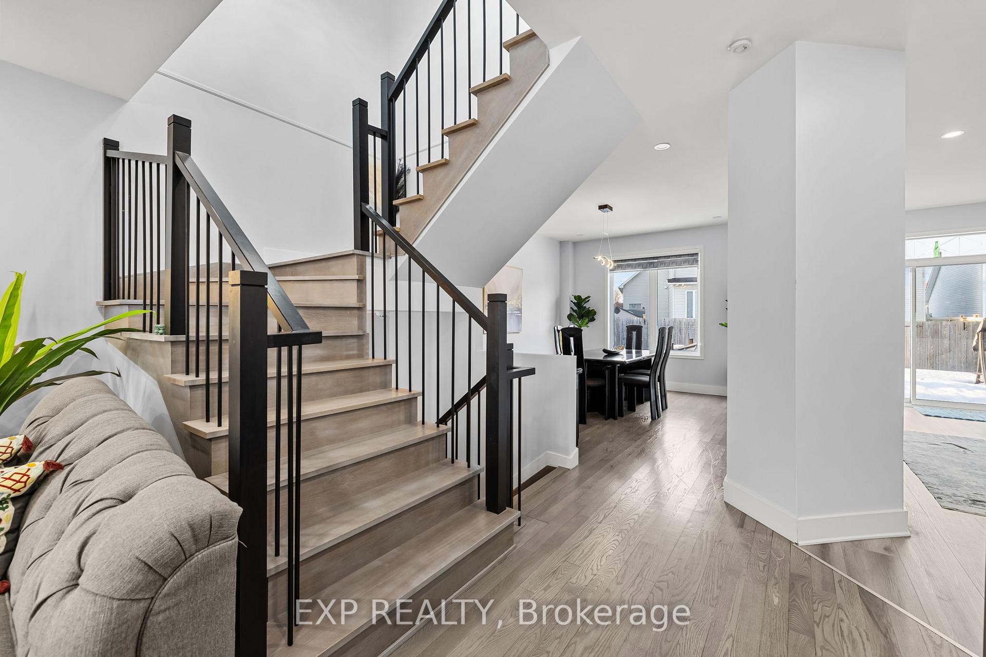 Photo 5 of 2151 Avebury Drive, Ottawa, Avalon East — HOMEH