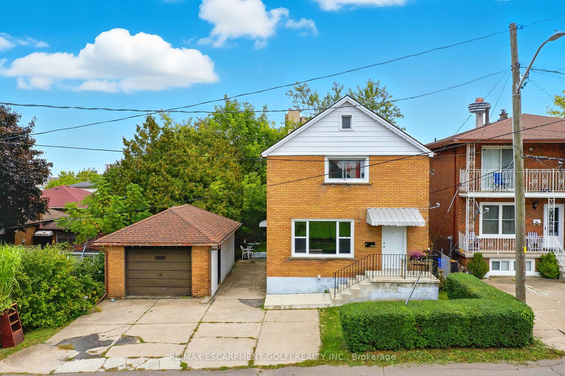 Photo 1 of 6044 Grey Avenue, Niagara Falls, Downtown — HOMEH