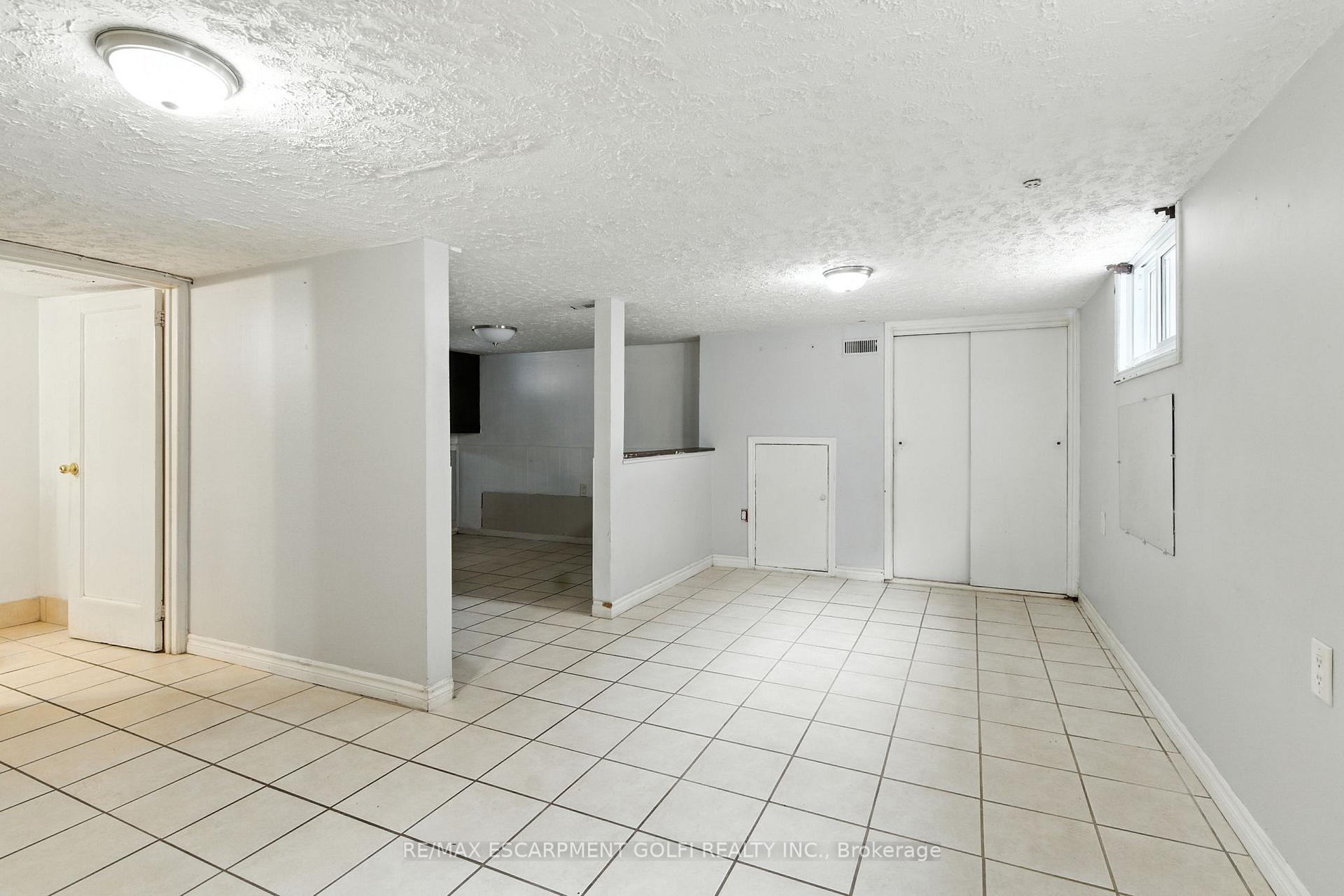 Photo 11 of 6044 Grey Avenue, Niagara Falls, Downtown — HOMEH