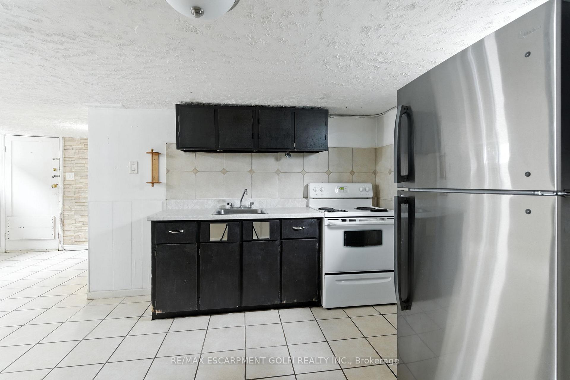 Photo 15 of 6044 Grey Avenue, Niagara Falls, Downtown — HOMEH