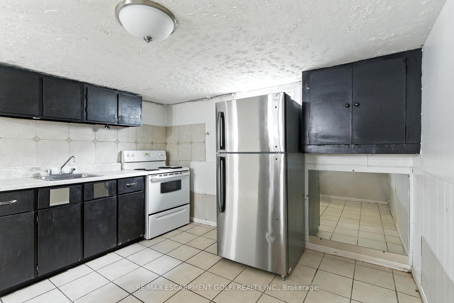 Photo 16 of 6044 Grey Avenue, Niagara Falls, Downtown — HOMEH