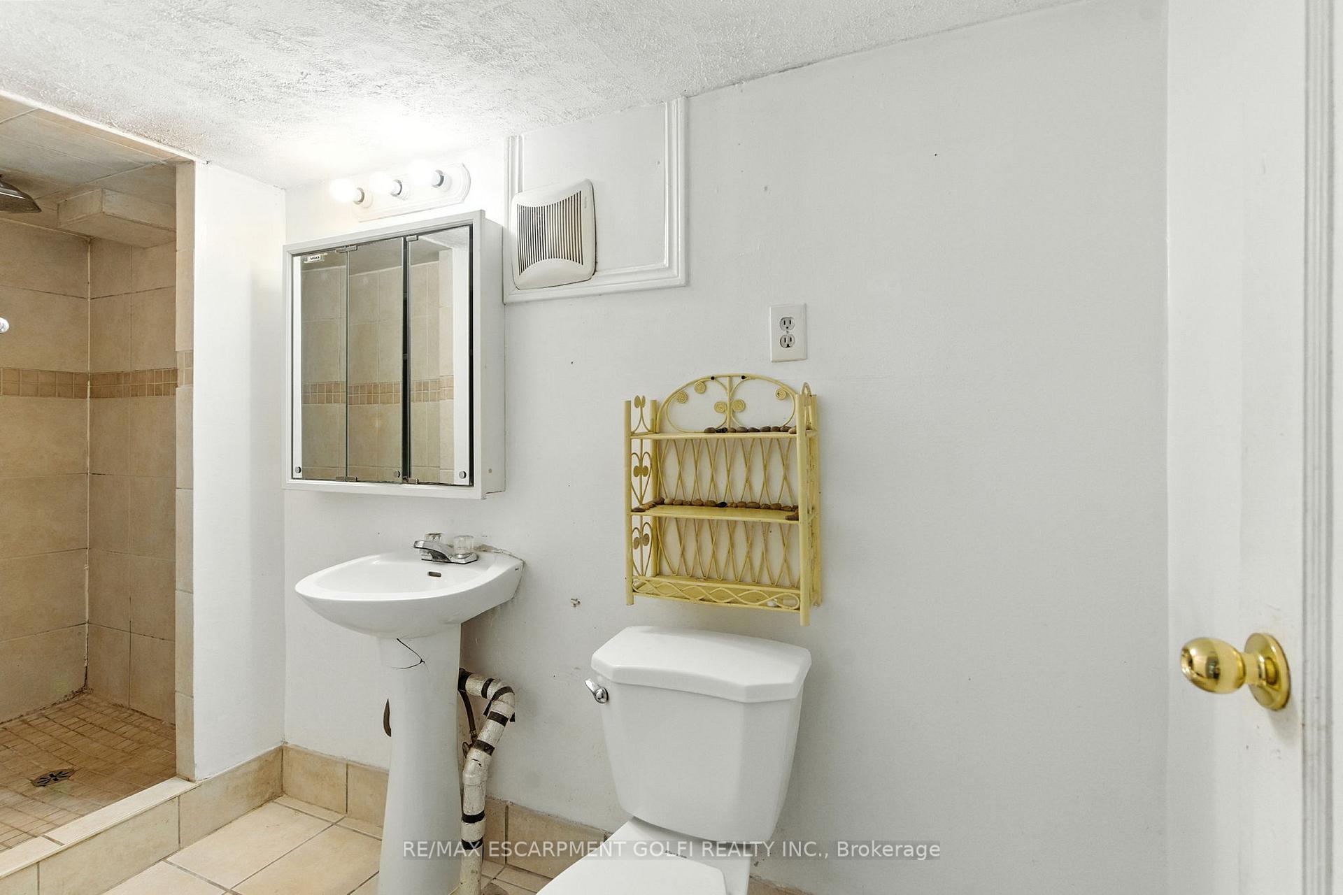 Photo 18 of 6044 Grey Avenue, Niagara Falls, Downtown — HOMEH