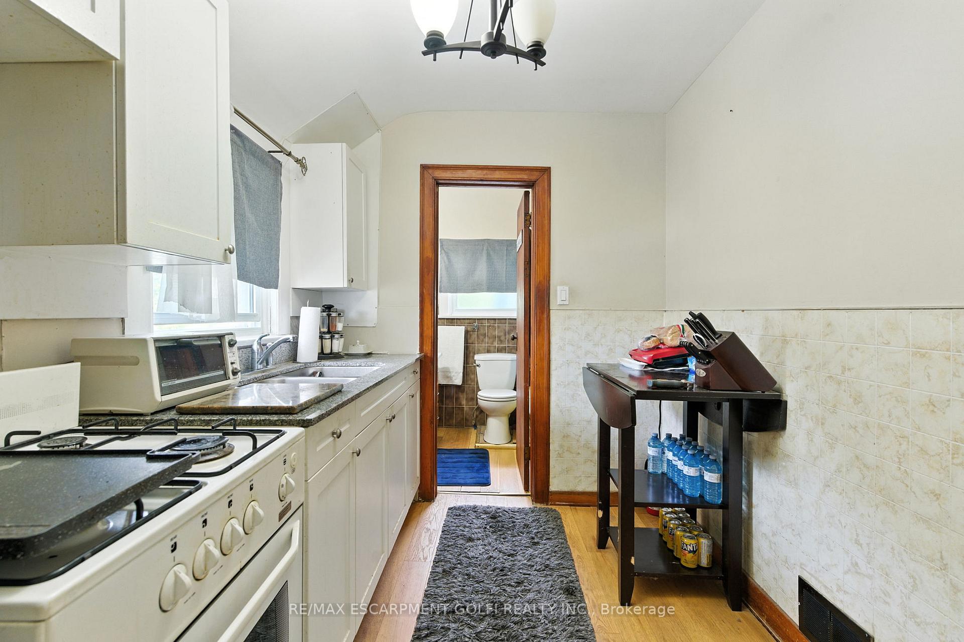 Photo 26 of 6044 Grey Avenue, Niagara Falls, Downtown — HOMEH