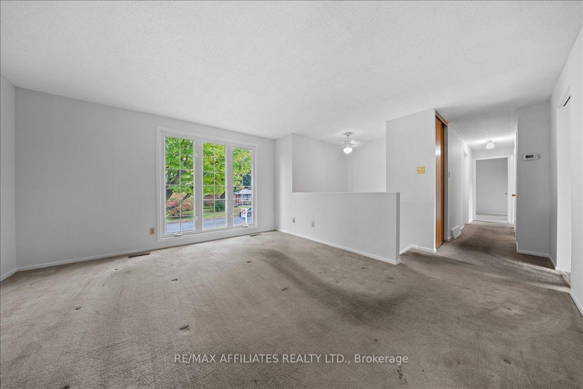 Photo 7 of 1610 Schouten Drive, Ottawa, Bilberry Creek/Queenswood Heights — HOMEH