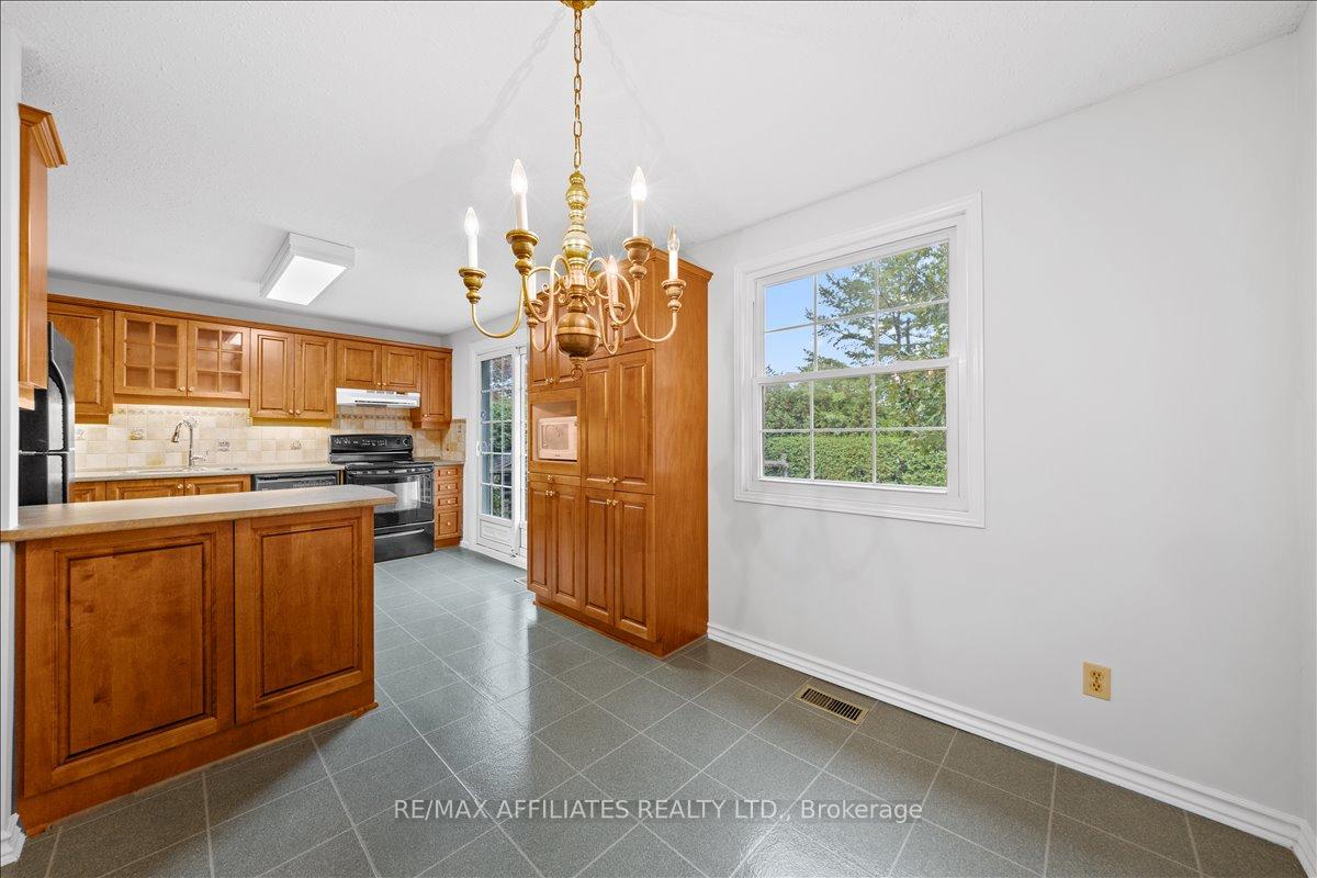 Photo 11 of 1610 Schouten Drive, Ottawa, Bilberry Creek/Queenswood Heights — HOMEH