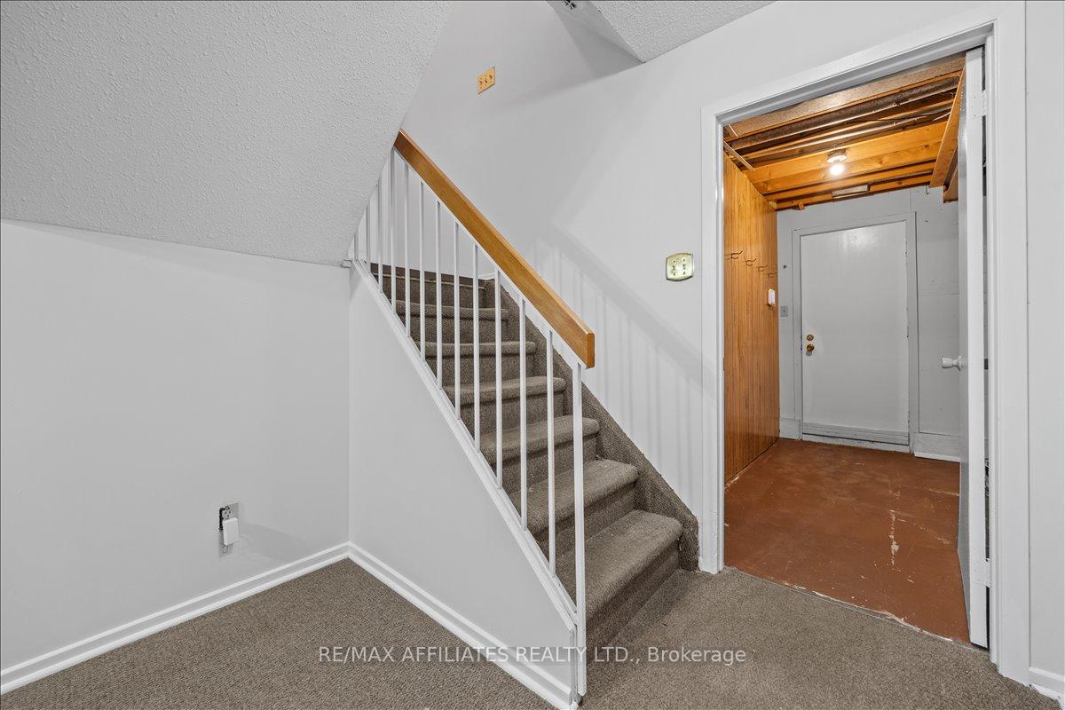 Photo 18 of 1610 Schouten Drive, Ottawa, Bilberry Creek/Queenswood Heights — HOMEH