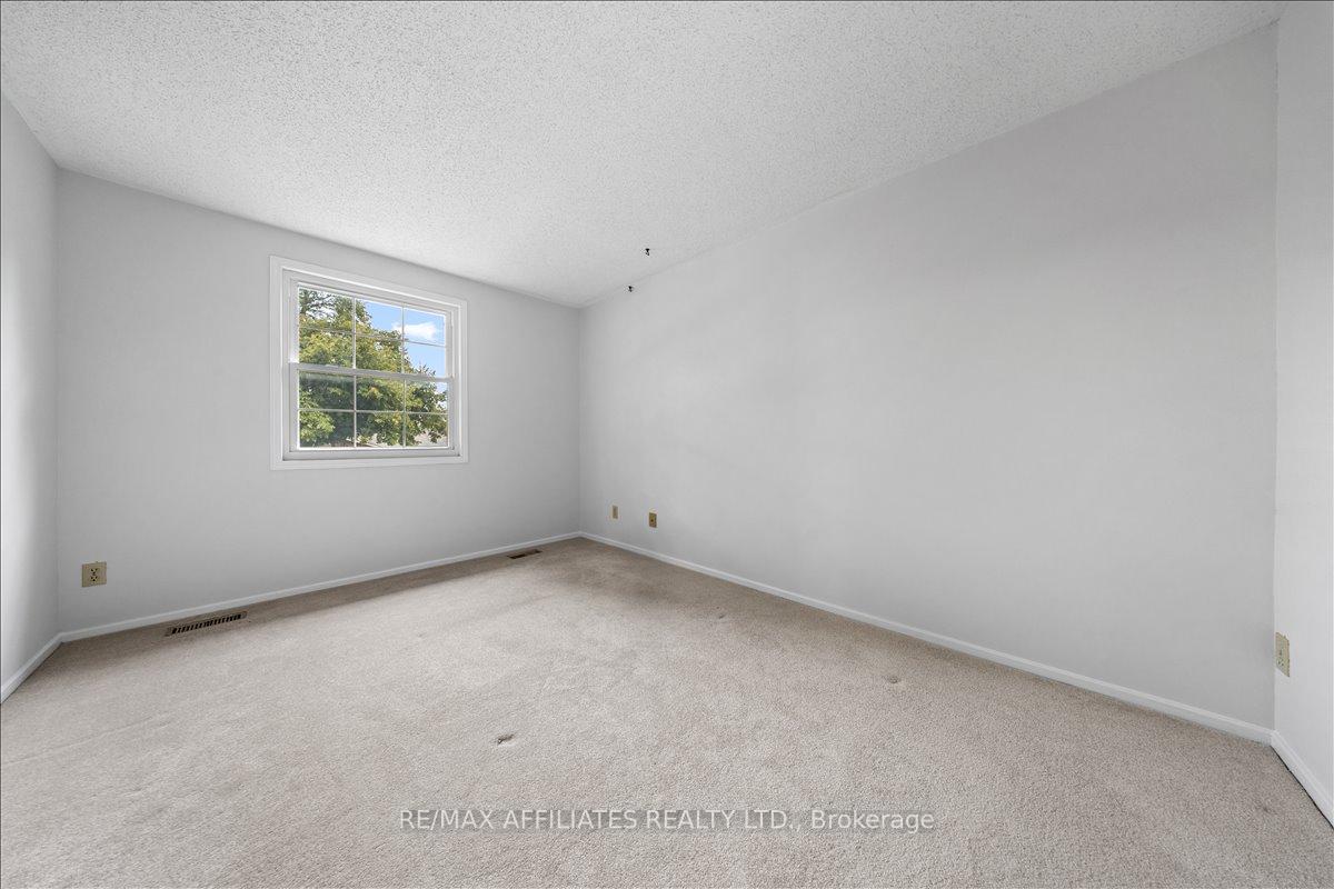 Photo 22 of 1610 Schouten Drive, Ottawa, Bilberry Creek/Queenswood Heights — HOMEH