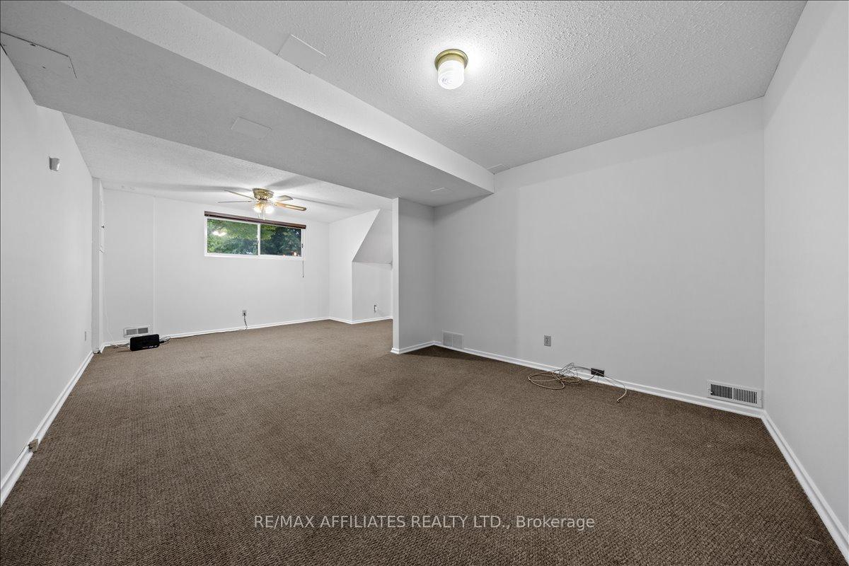 Photo 32 of 1610 Schouten Drive, Ottawa, Bilberry Creek/Queenswood Heights — HOMEH