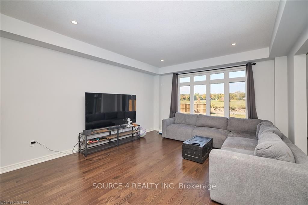 Photo 6 of 140 Susan Drive, Pelham, Fonthill — HOMEH