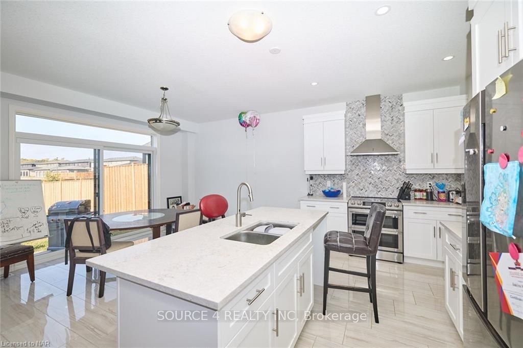 Photo 10 of 140 Susan Drive, Pelham, Fonthill — HOMEH