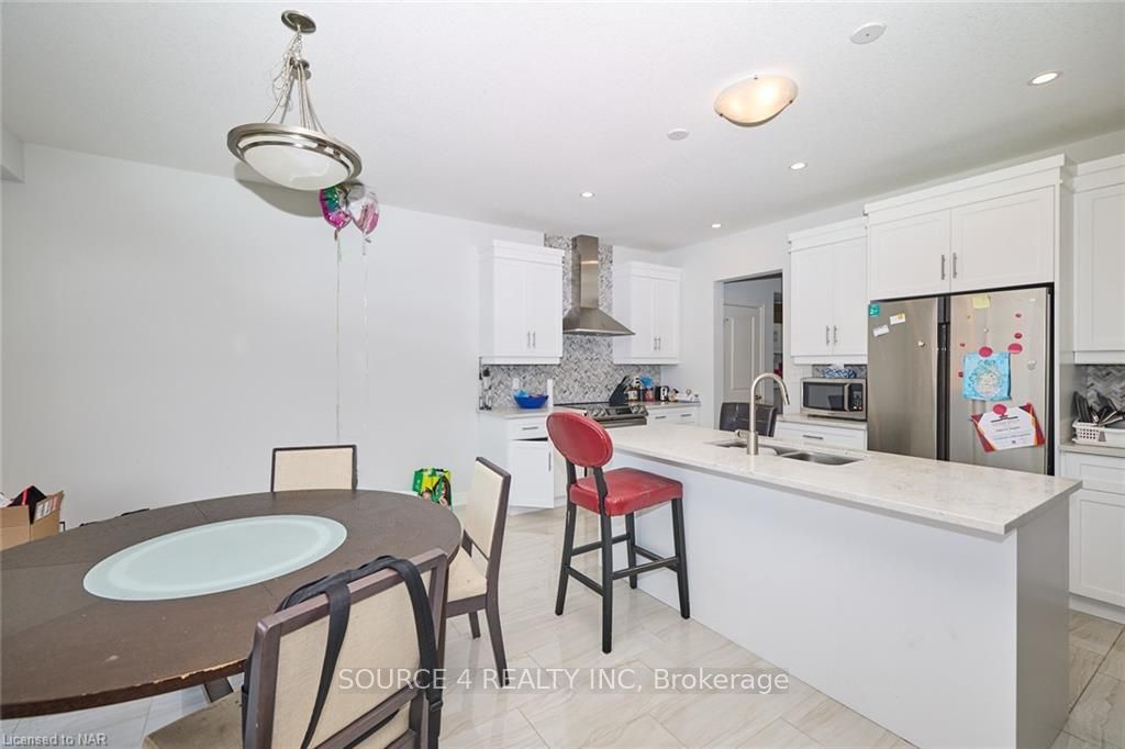 Photo 11 of 140 Susan Drive, Pelham, Fonthill — HOMEH
