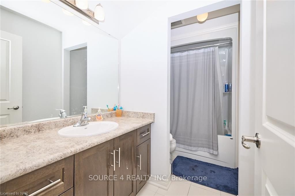 Photo 15 of 140 Susan Drive, Pelham, Fonthill — HOMEH
