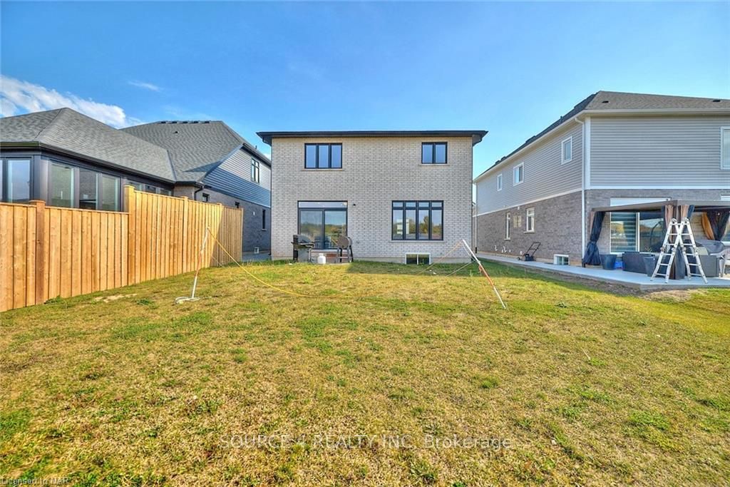 Photo 24 of 140 Susan Drive, Pelham, Fonthill — HOMEH