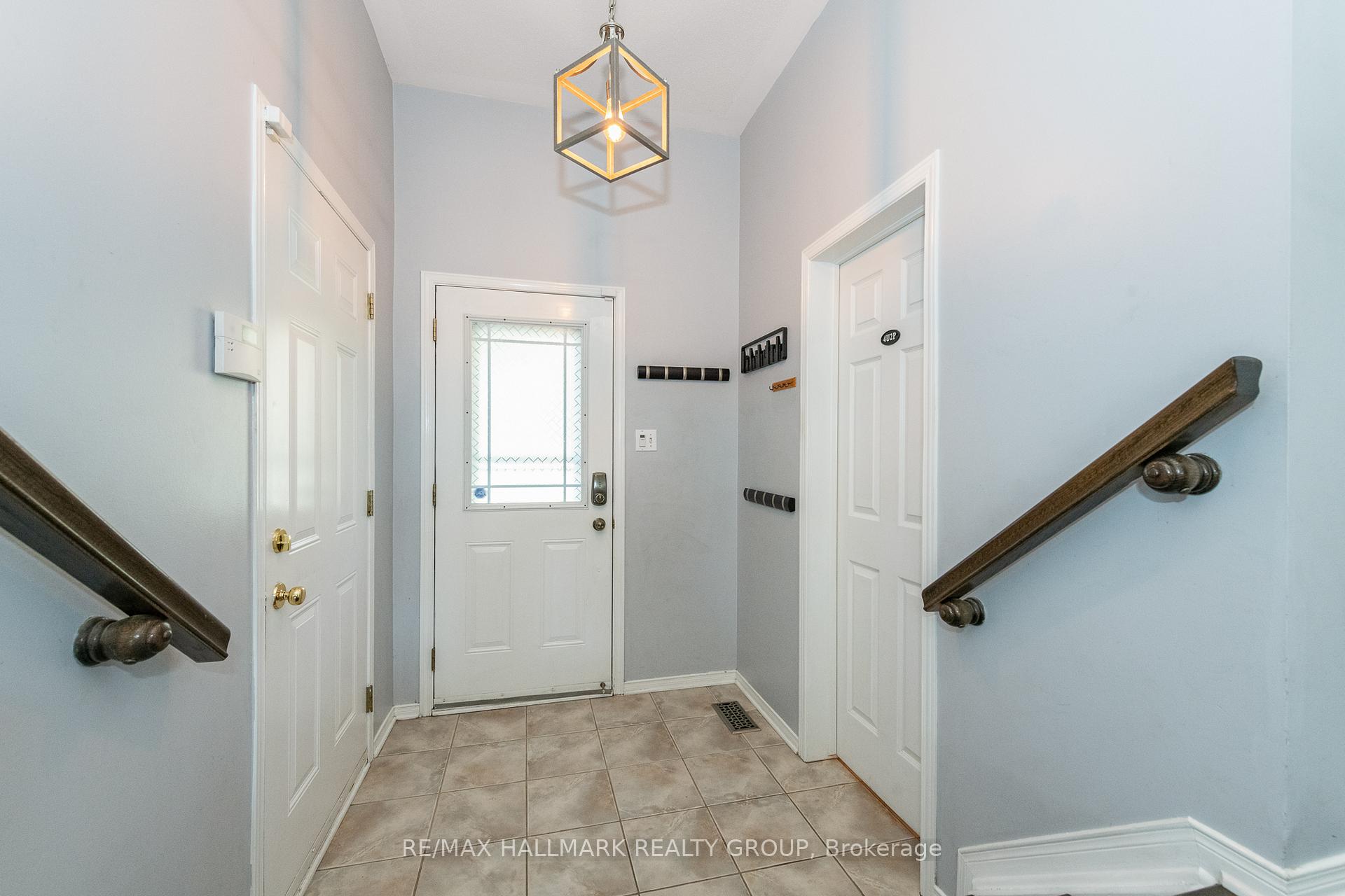 Photo 4 of 2028 Boisfranc Circle, Ottawa, Avalon East — HOMEH