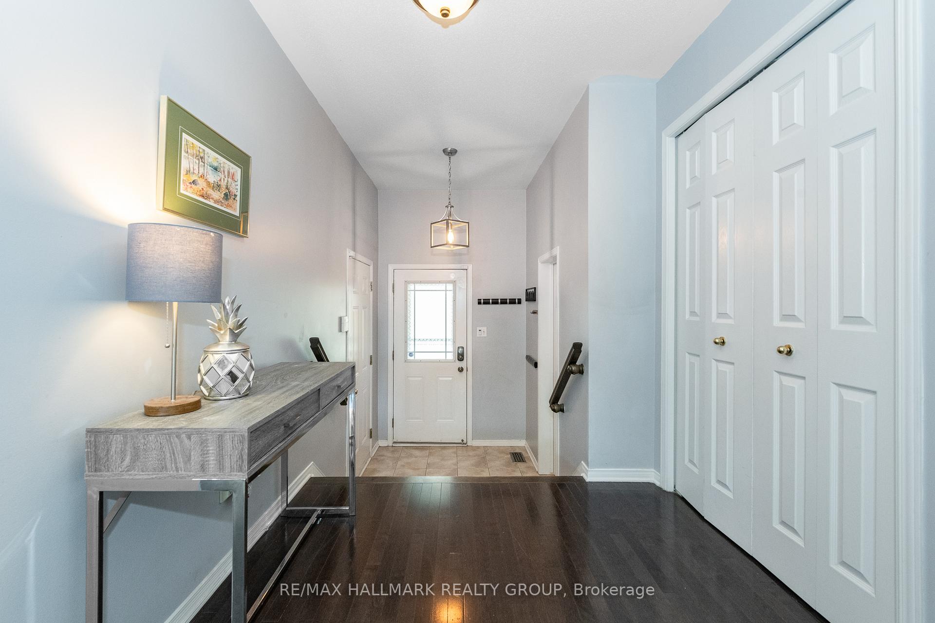 Photo 6 of 2028 Boisfranc Circle, Ottawa, Avalon East — HOMEH