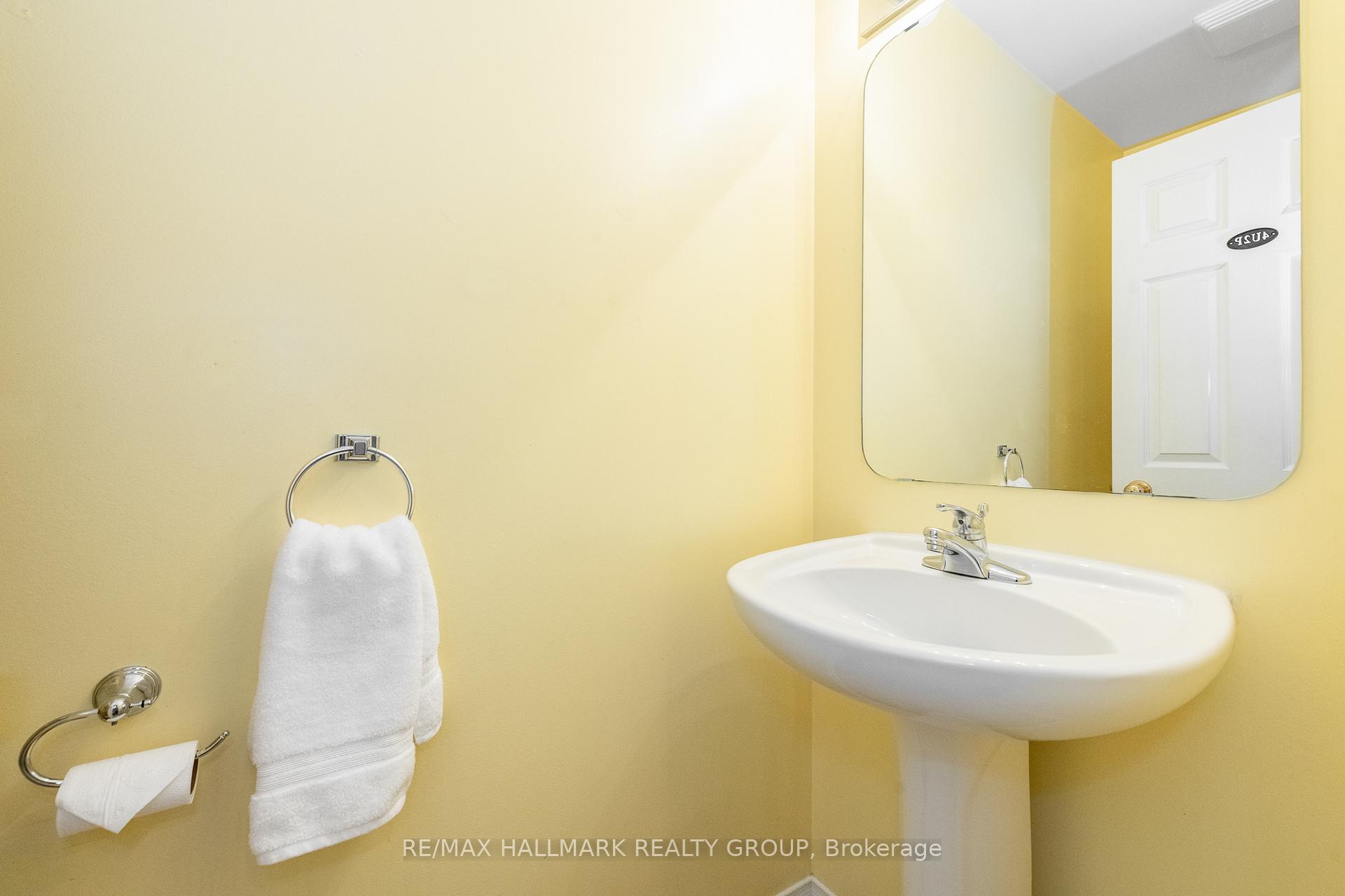 Photo 9 of 2028 Boisfranc Circle, Ottawa, Avalon East — HOMEH