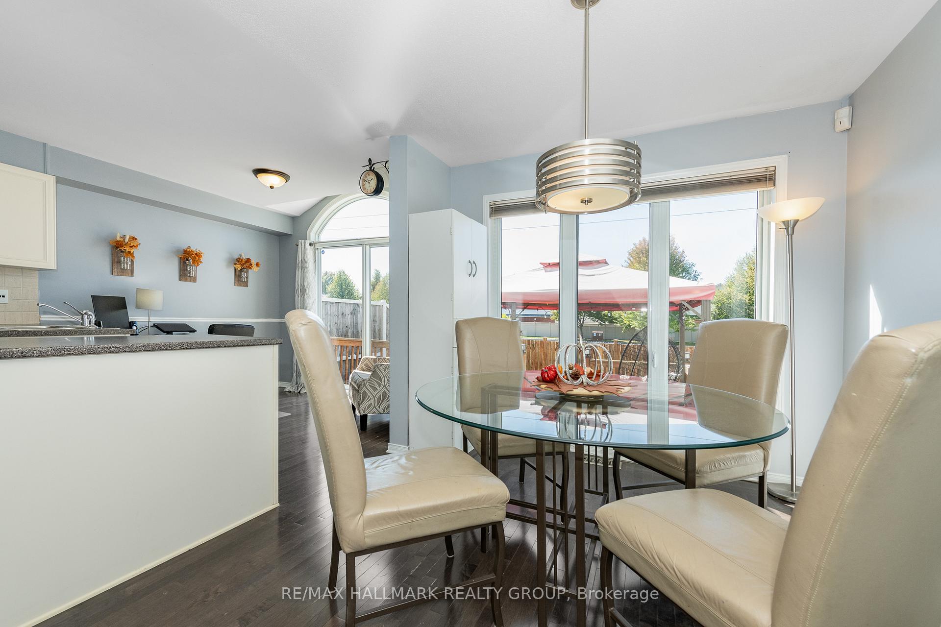 Photo 12 of 2028 Boisfranc Circle, Ottawa, Avalon East — HOMEH