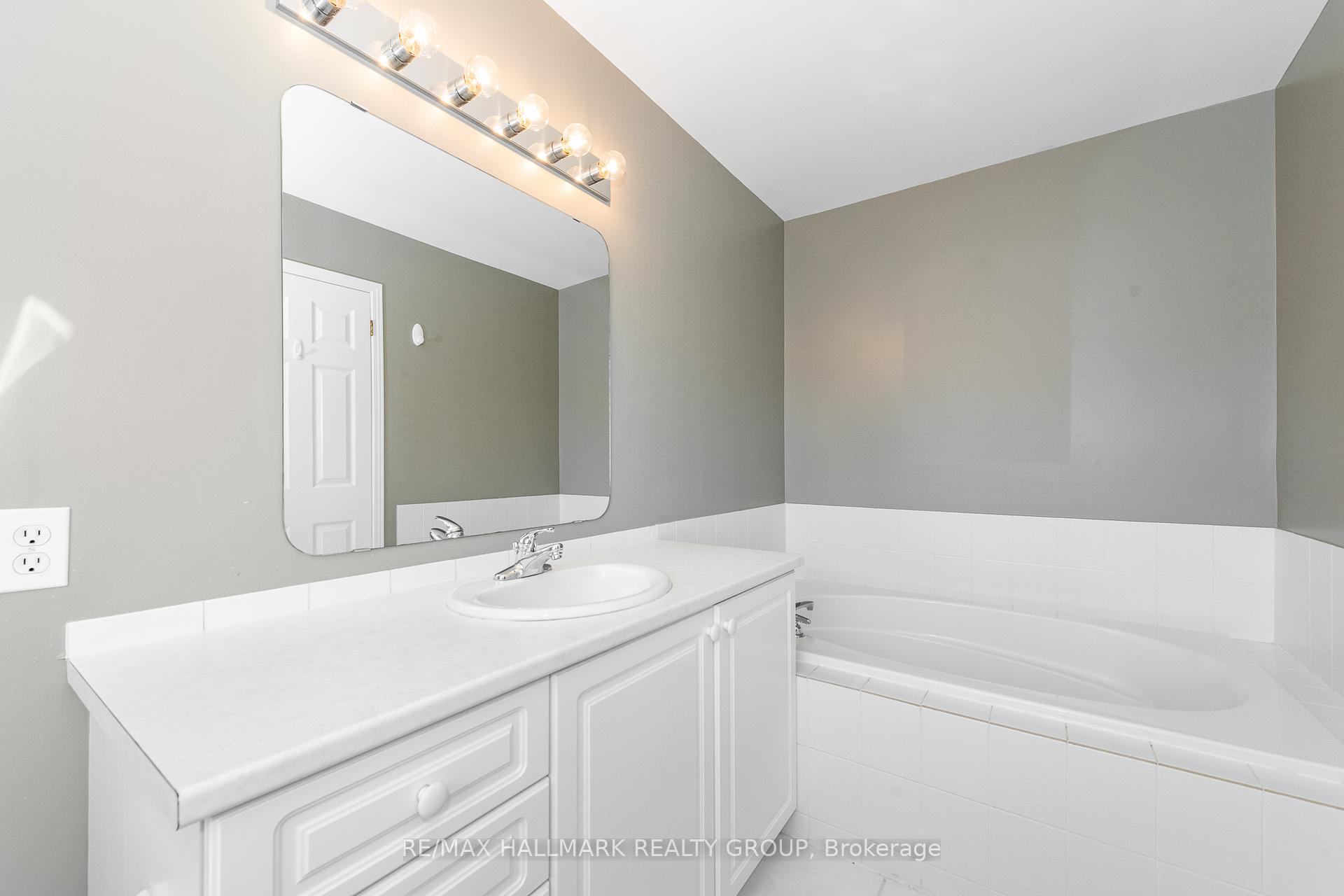 Photo 21 of 2028 Boisfranc Circle, Ottawa, Avalon East — HOMEH