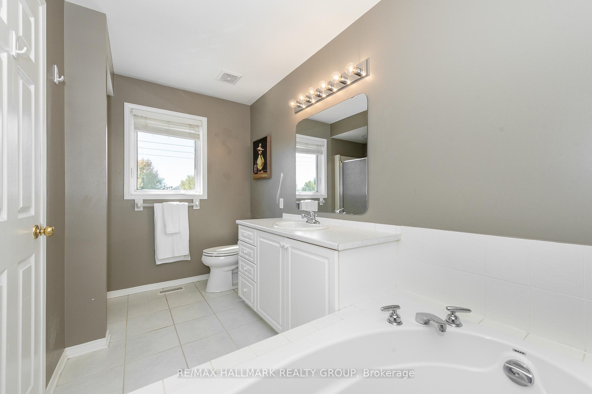 Photo 23 of 2028 Boisfranc Circle, Ottawa, Avalon East — HOMEH