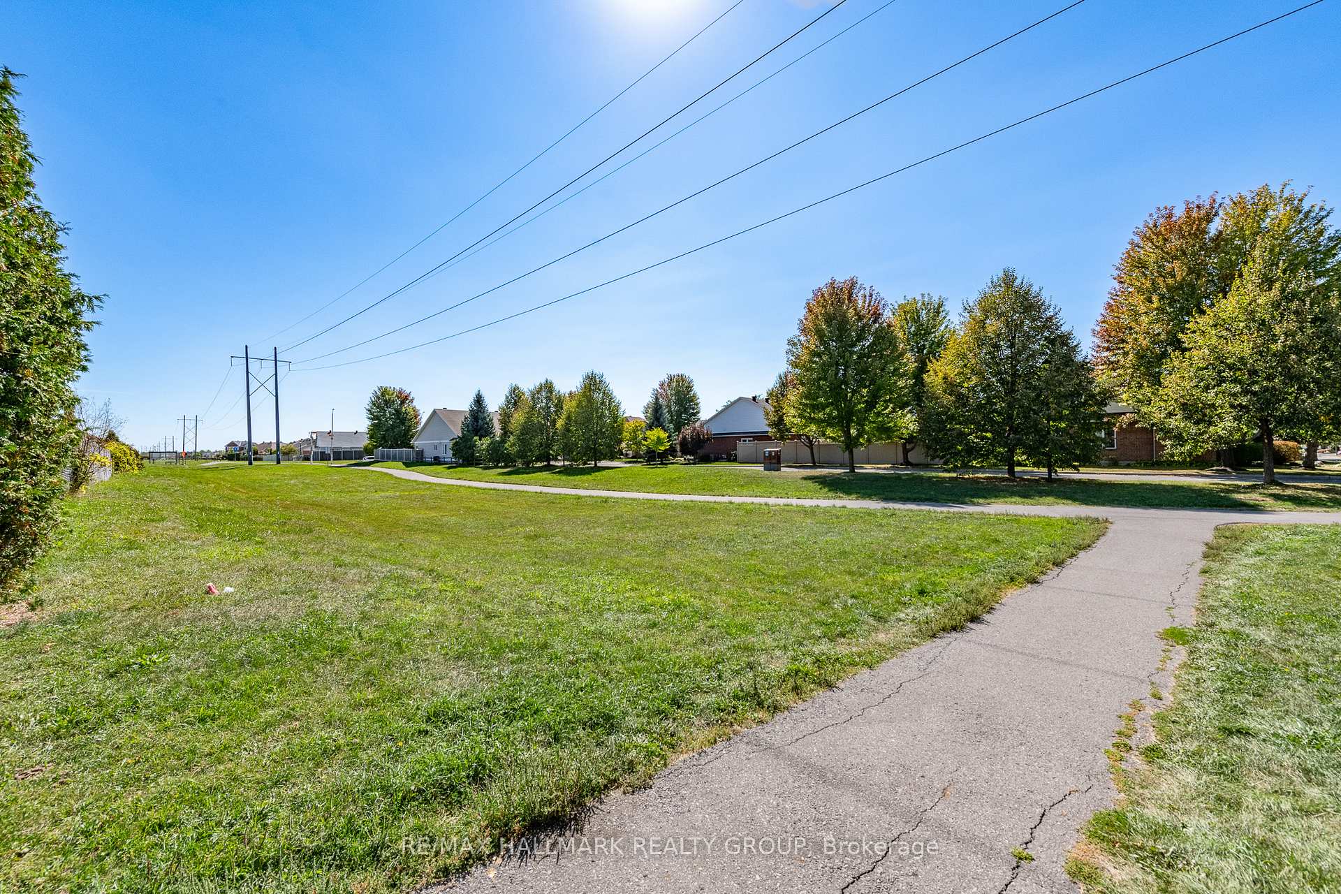 Photo 35 of 2028 Boisfranc Circle, Ottawa, Avalon East — HOMEH