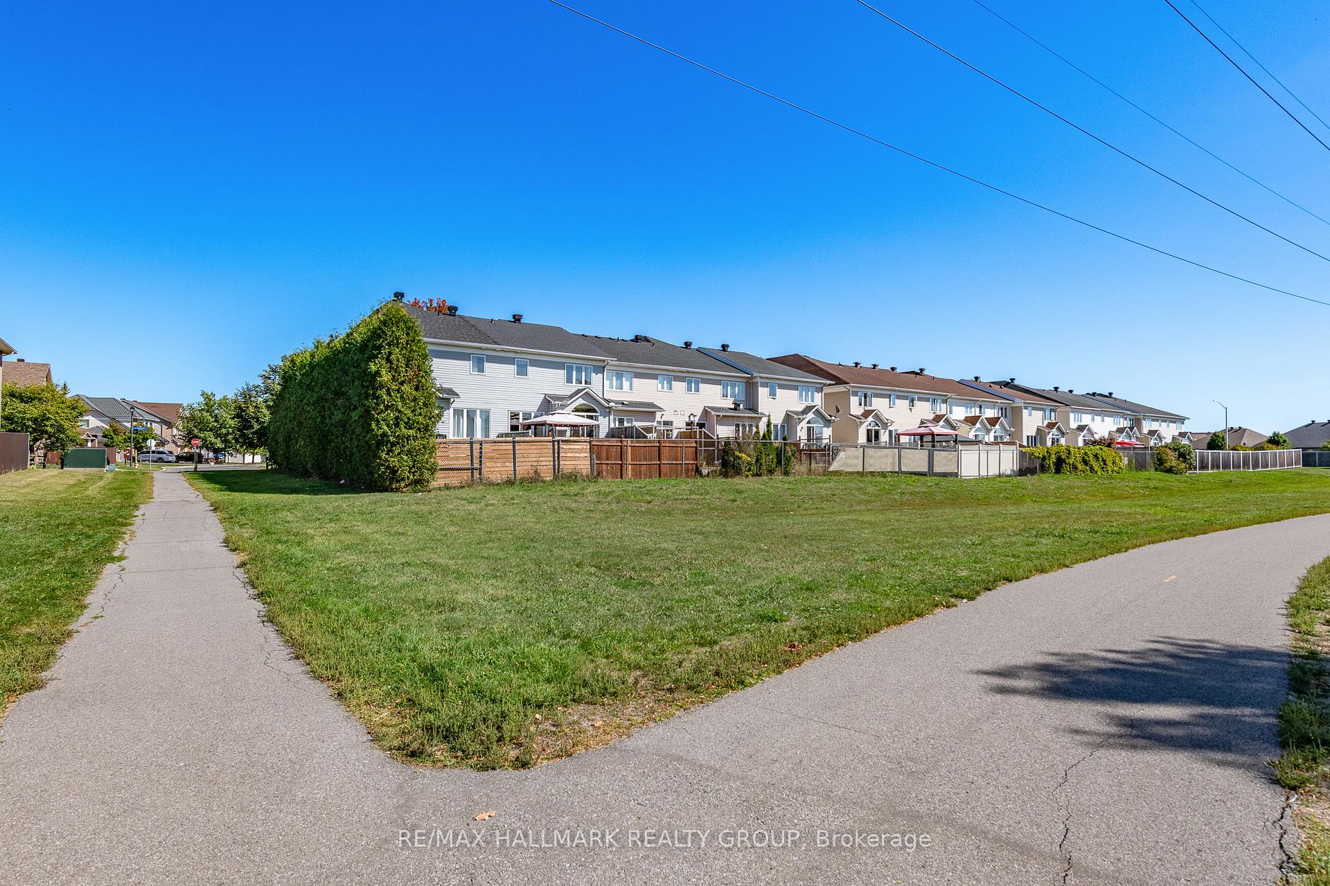 Photo 36 of 2028 Boisfranc Circle, Ottawa, Avalon East — HOMEH
