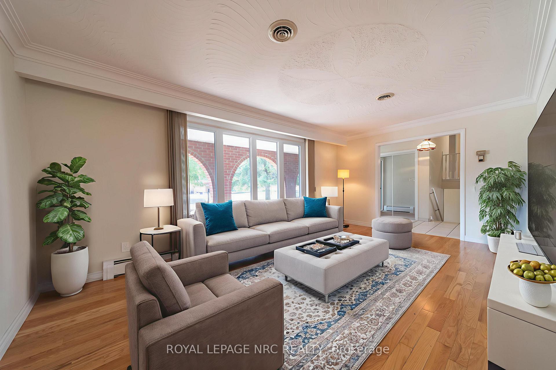 Photo 3 of 7797 Mulhern Street, Niagara Falls, Ascot — HOMEH